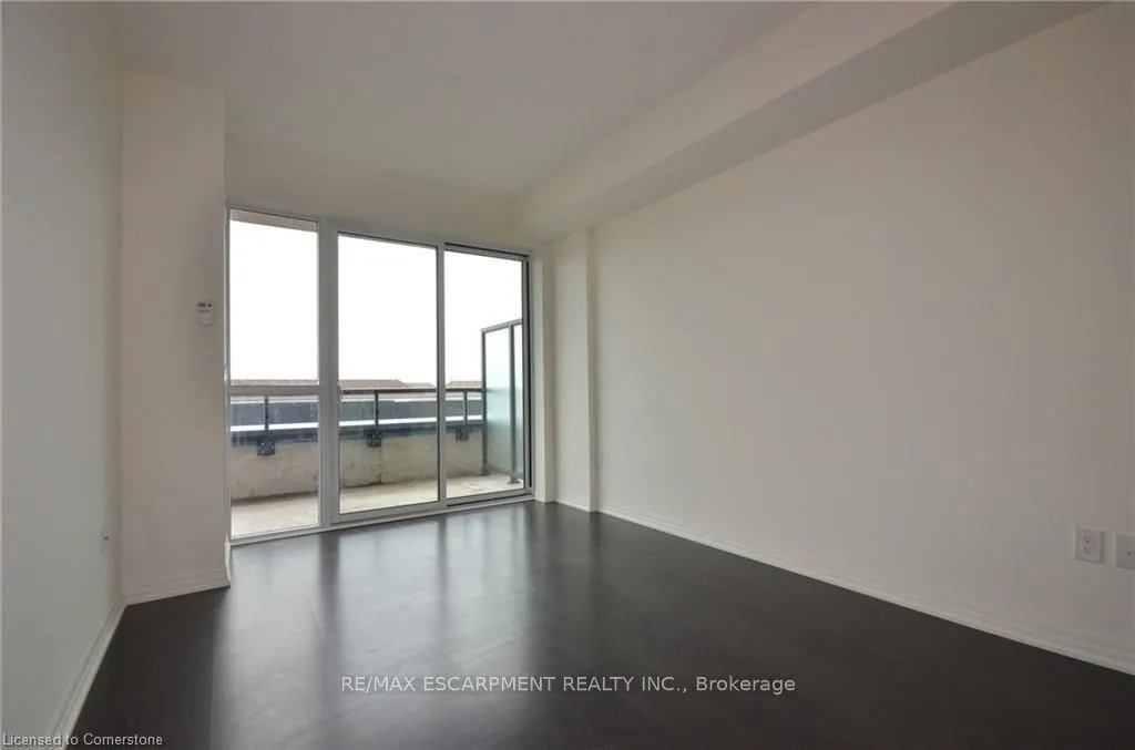 560 North Service Road, #203
