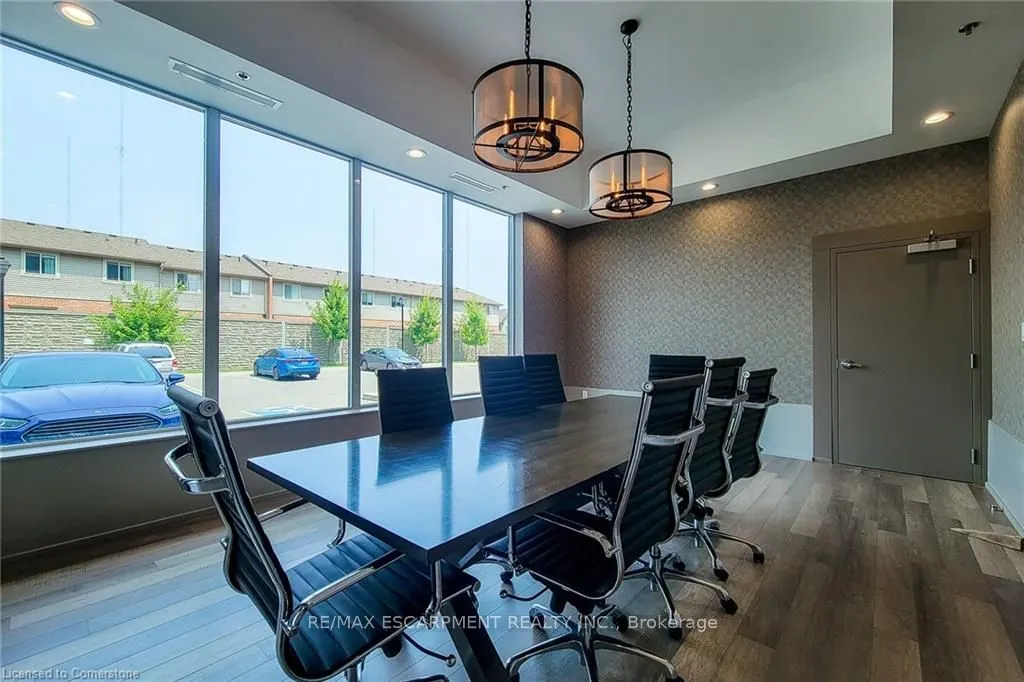 560 North Service Road, #203