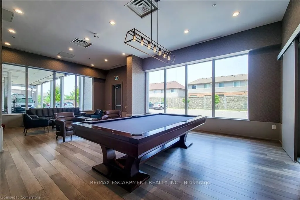 560 North Service Road, #203