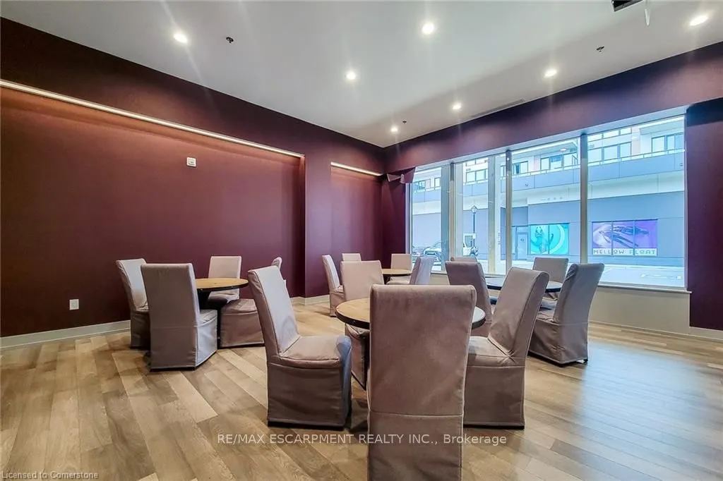 560 North Service Road, #203