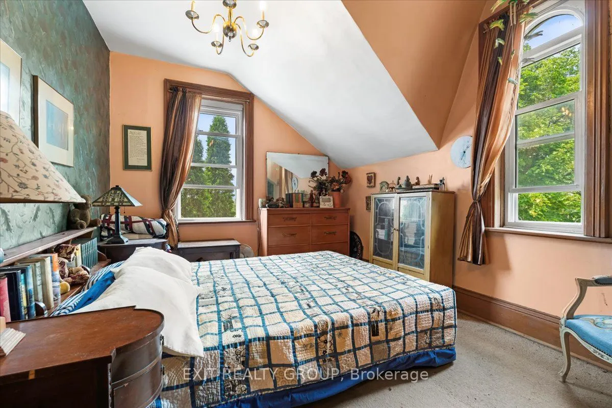 5546 Stirling-Marmora Road