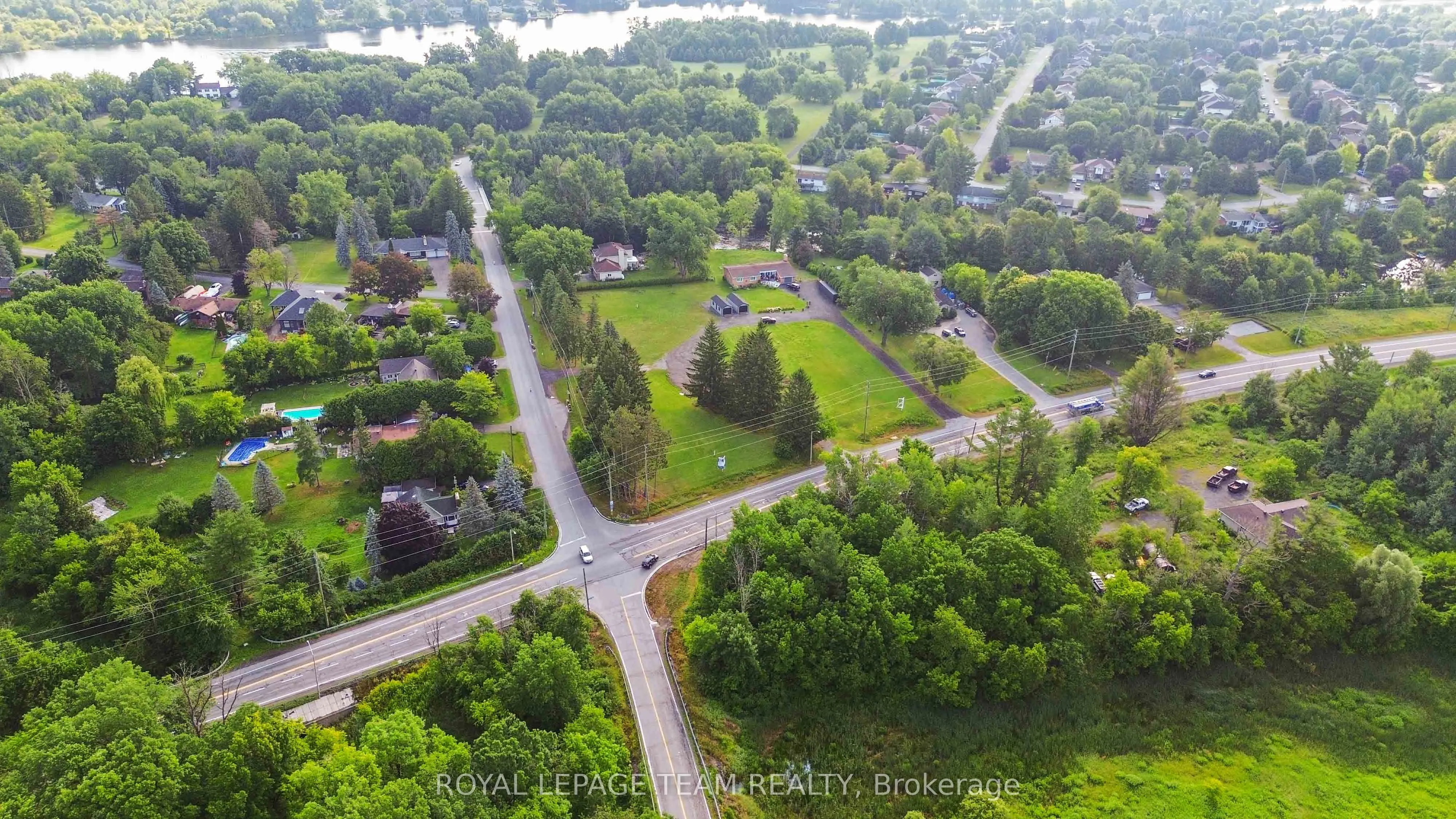 4003 Rideau Valley Drive N