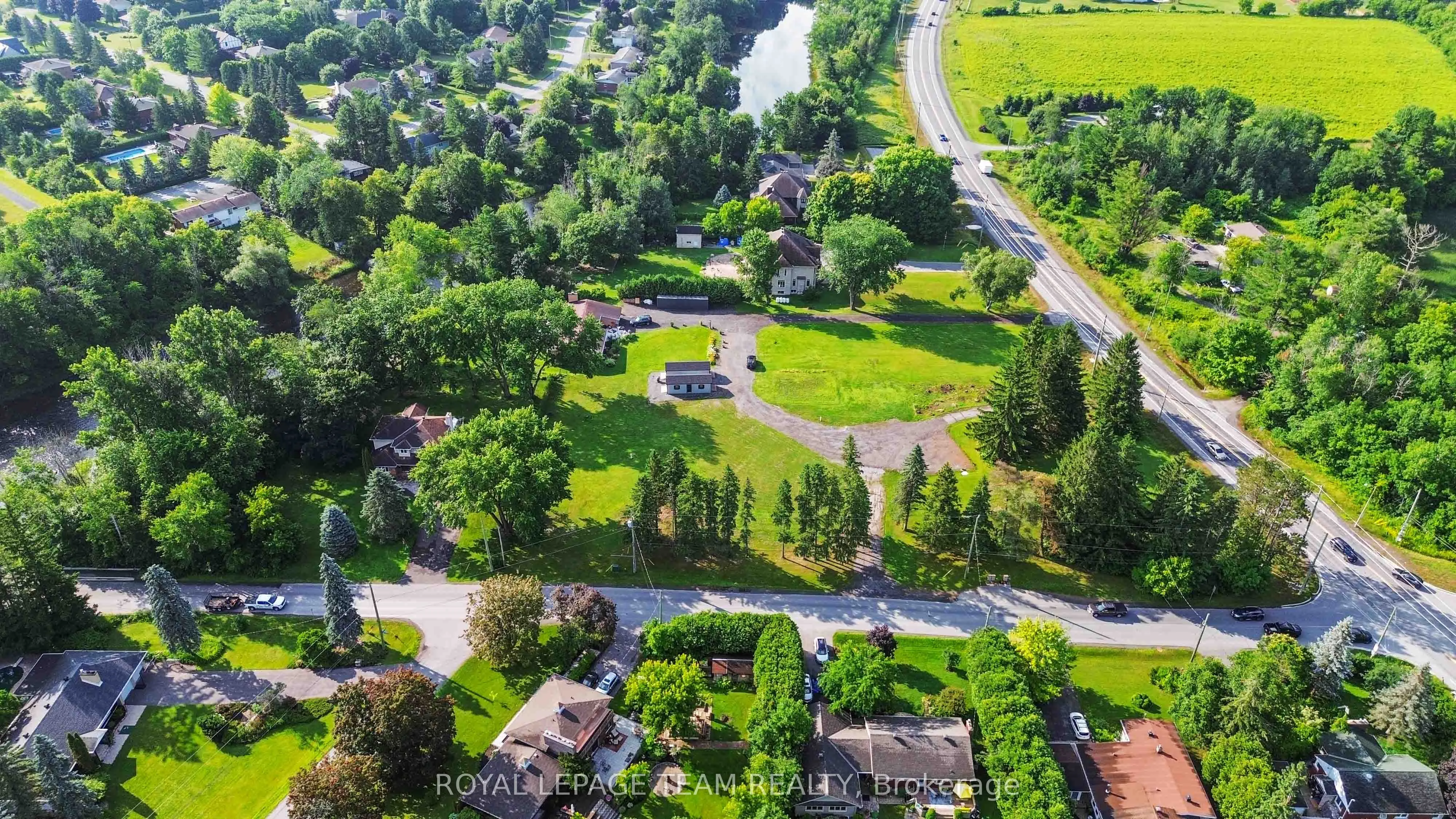 4003 Rideau Valley Drive N