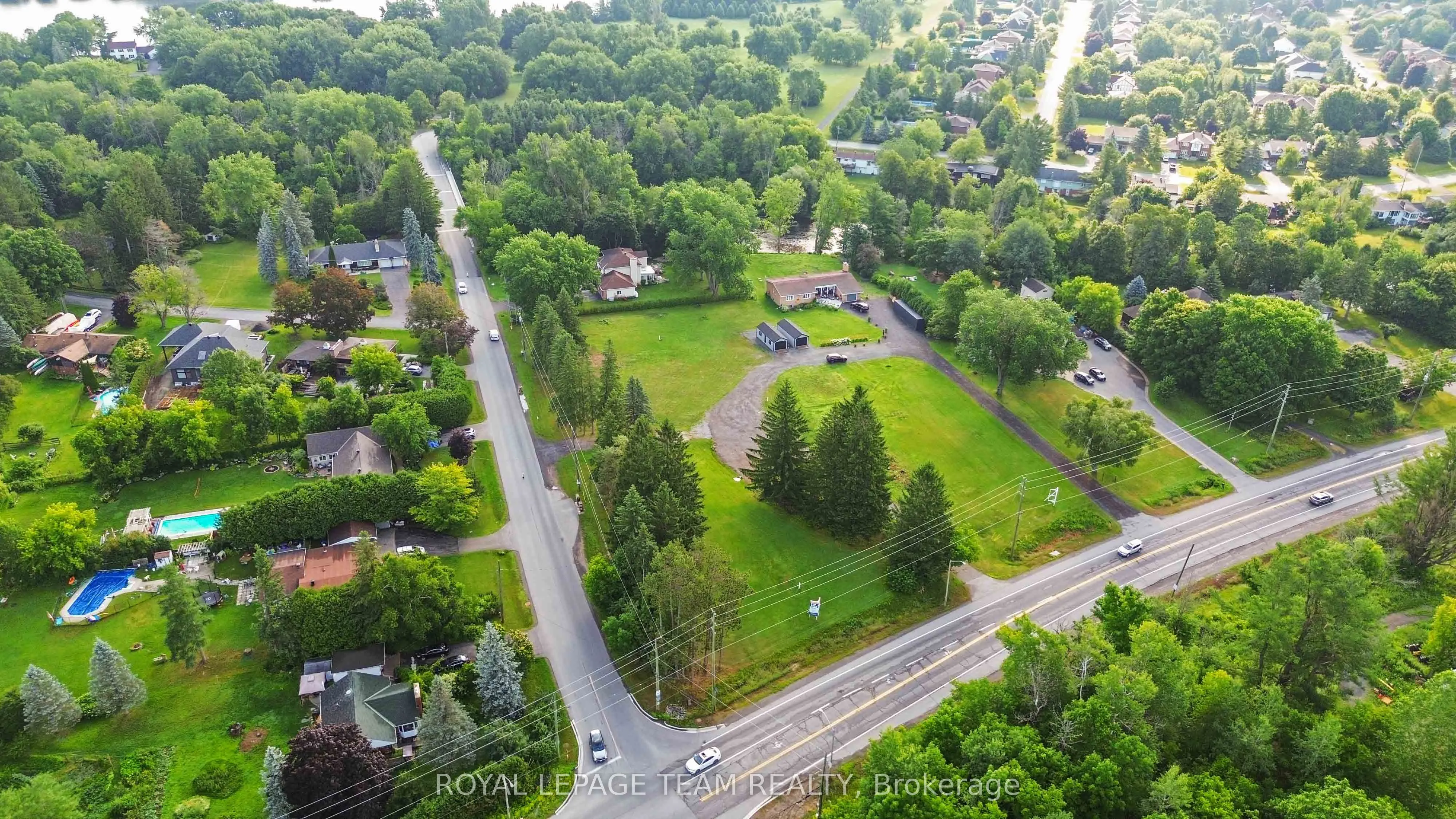 4003 Rideau Valley Drive N