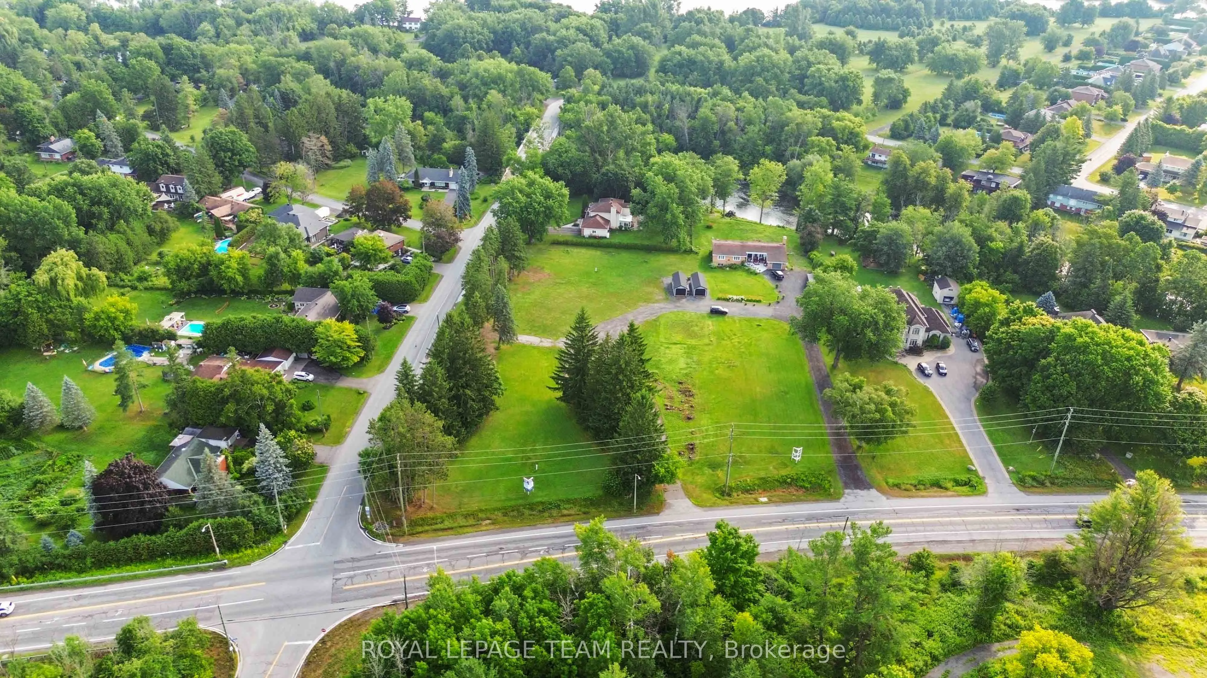 4003 Rideau Valley Drive N