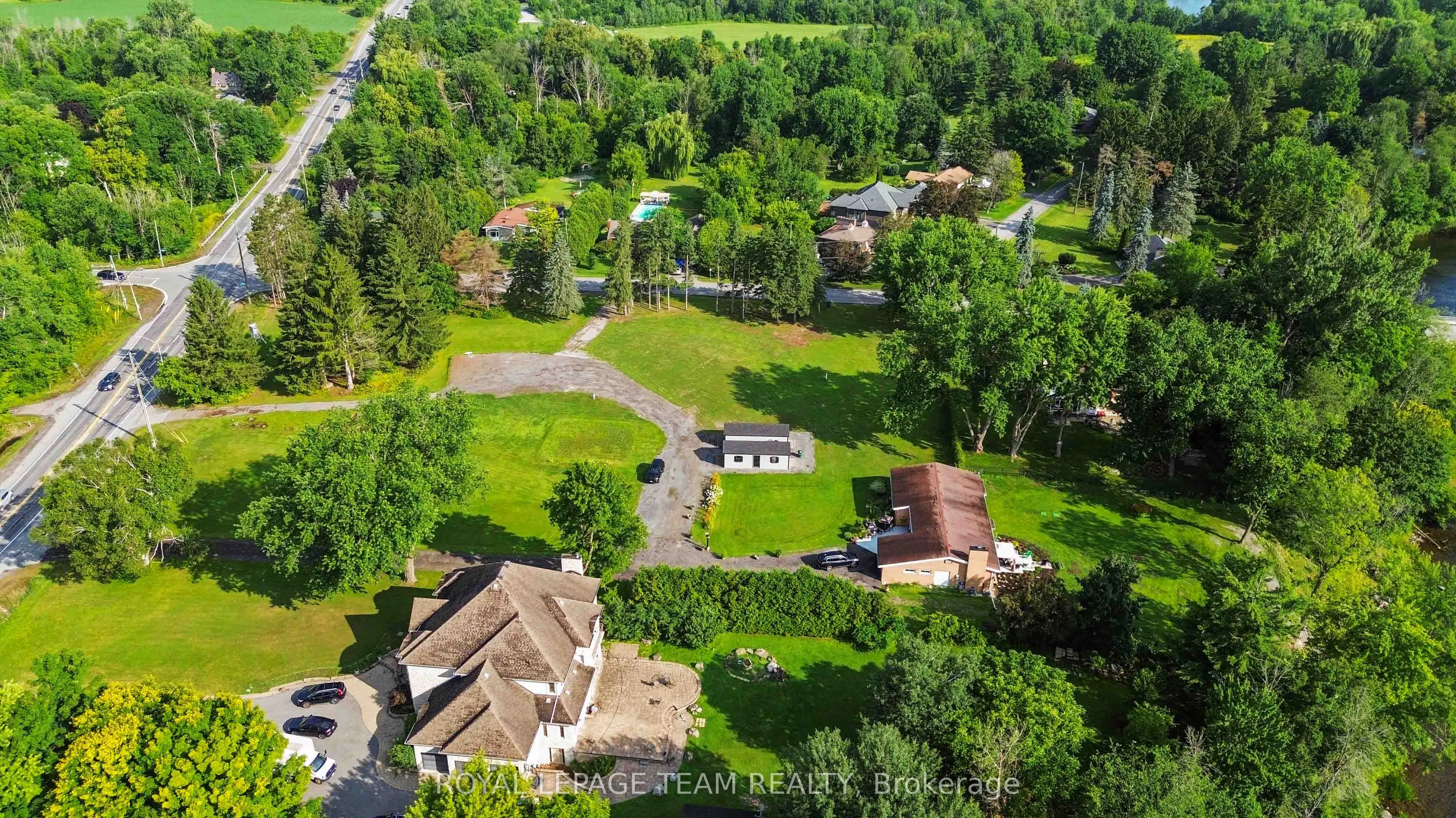 4003 Rideau Valley Drive N