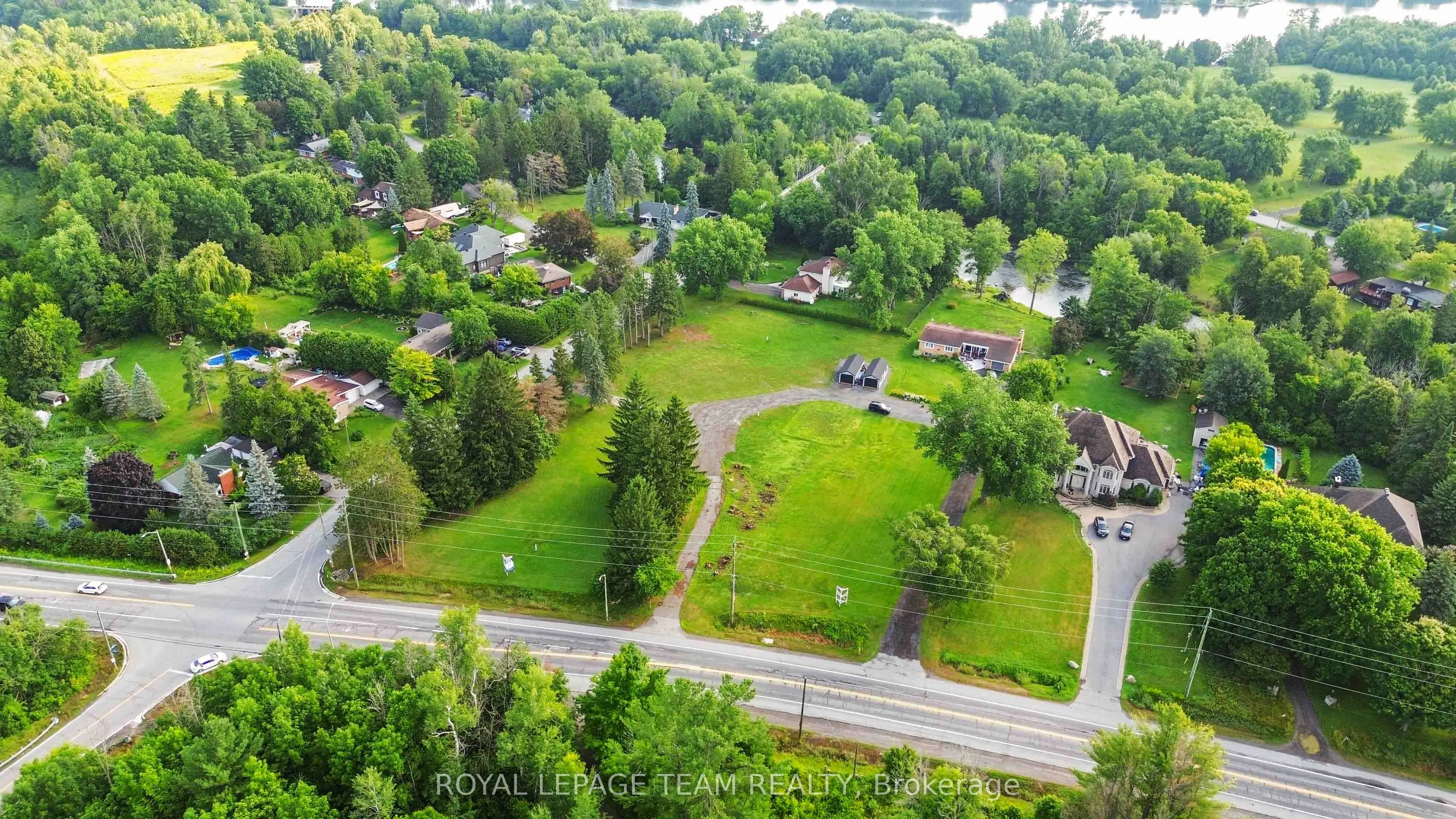 4003 Rideau Valley Drive N