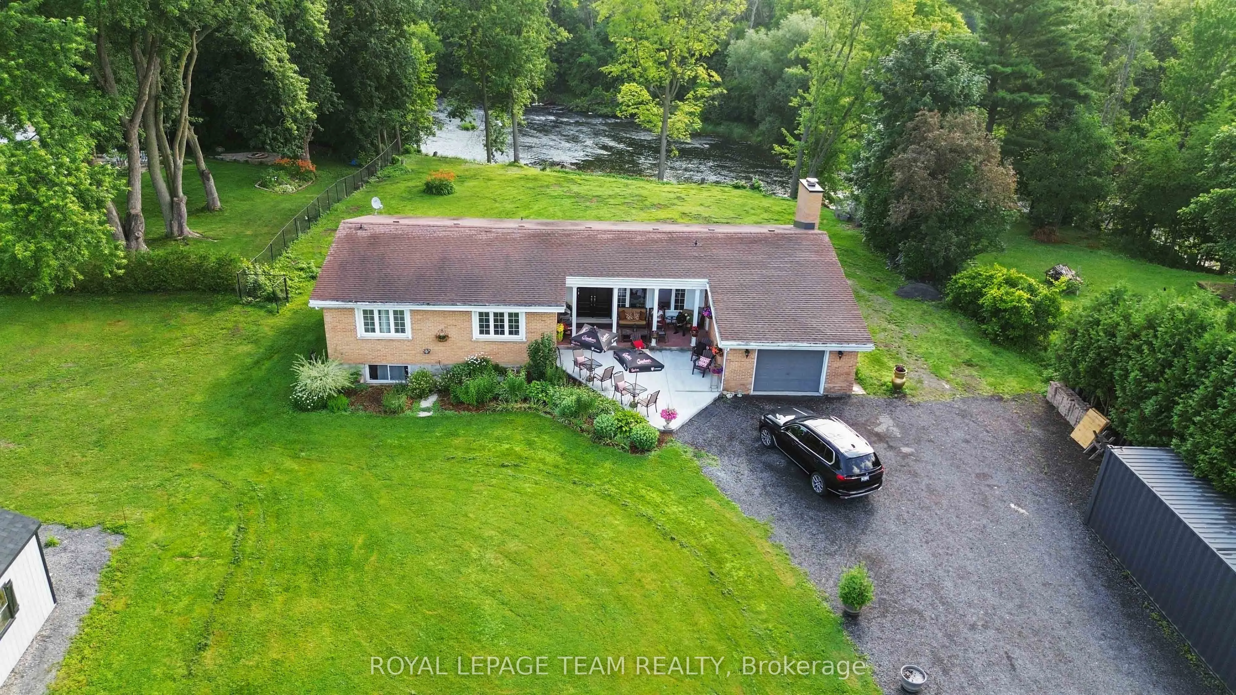 4003 Rideau Valley Drive N