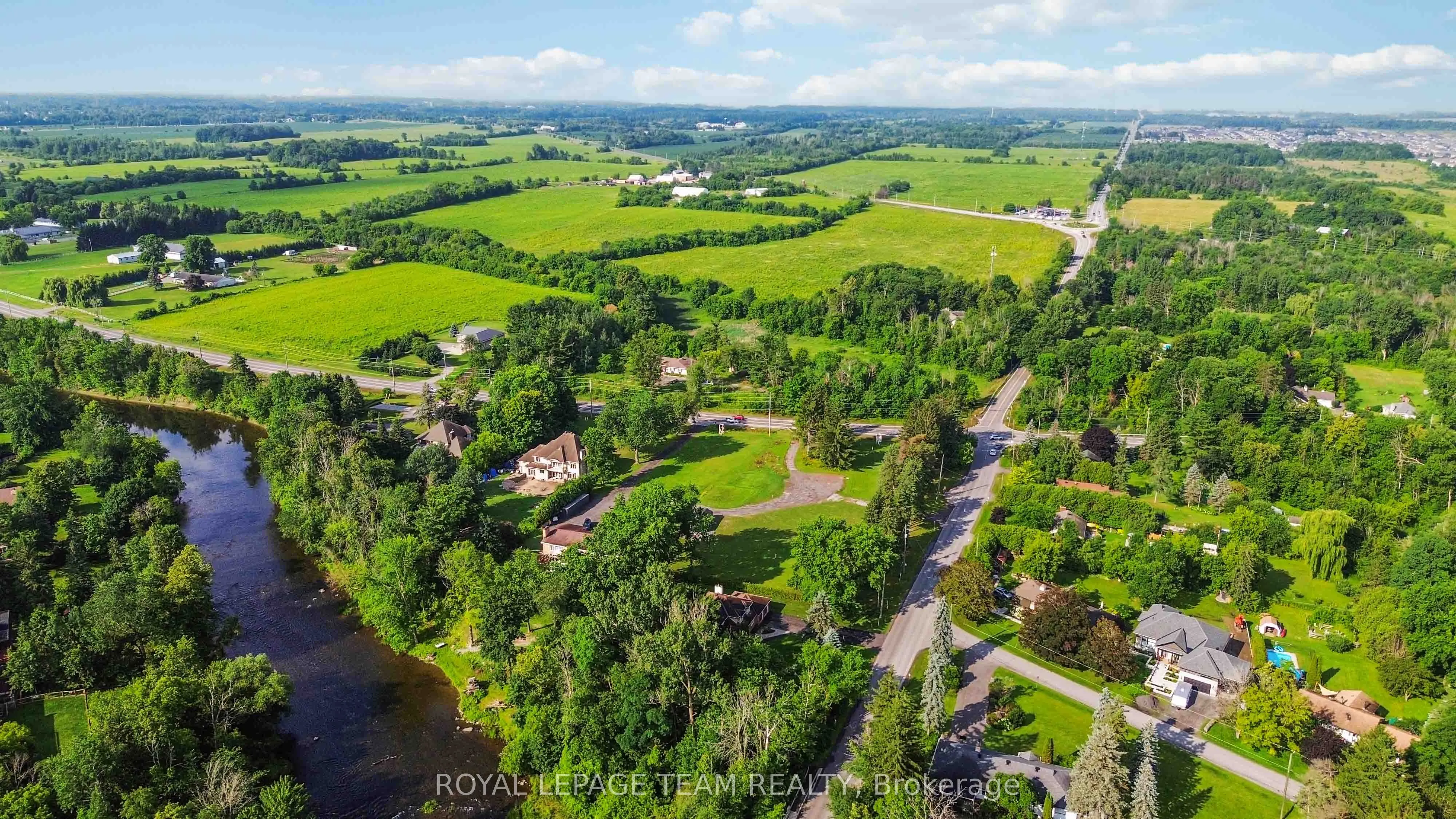 4003 Rideau Valley Drive N