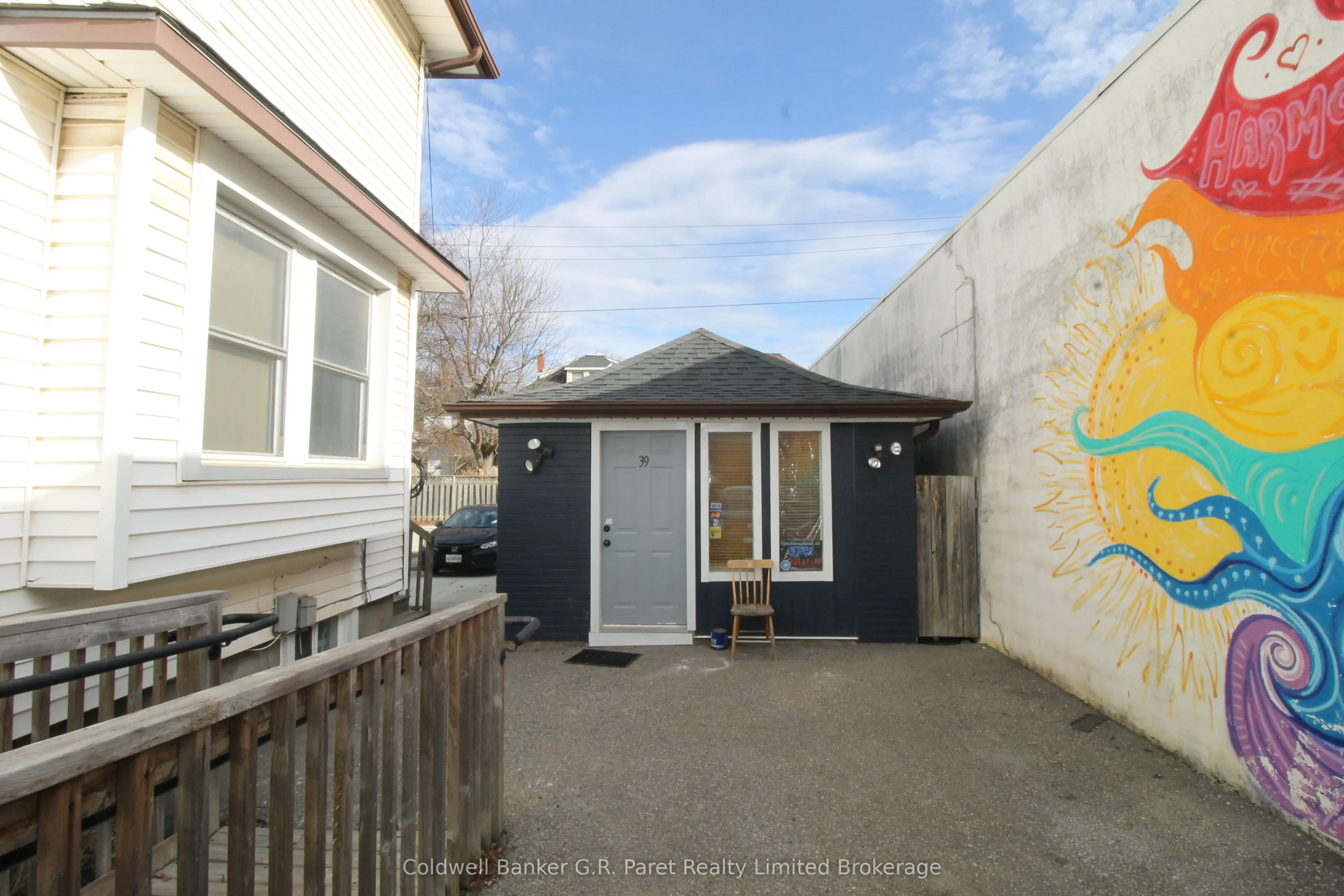 39 Norfolk Street N