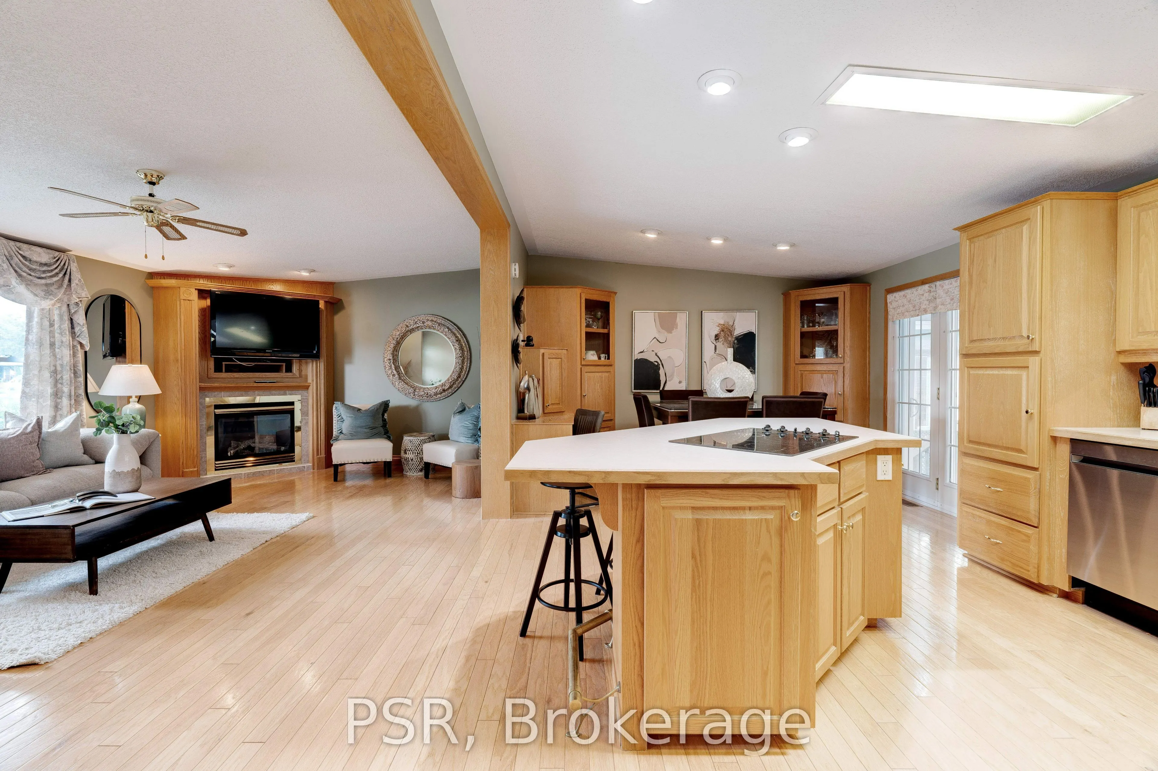 48 Lakeshore Drive