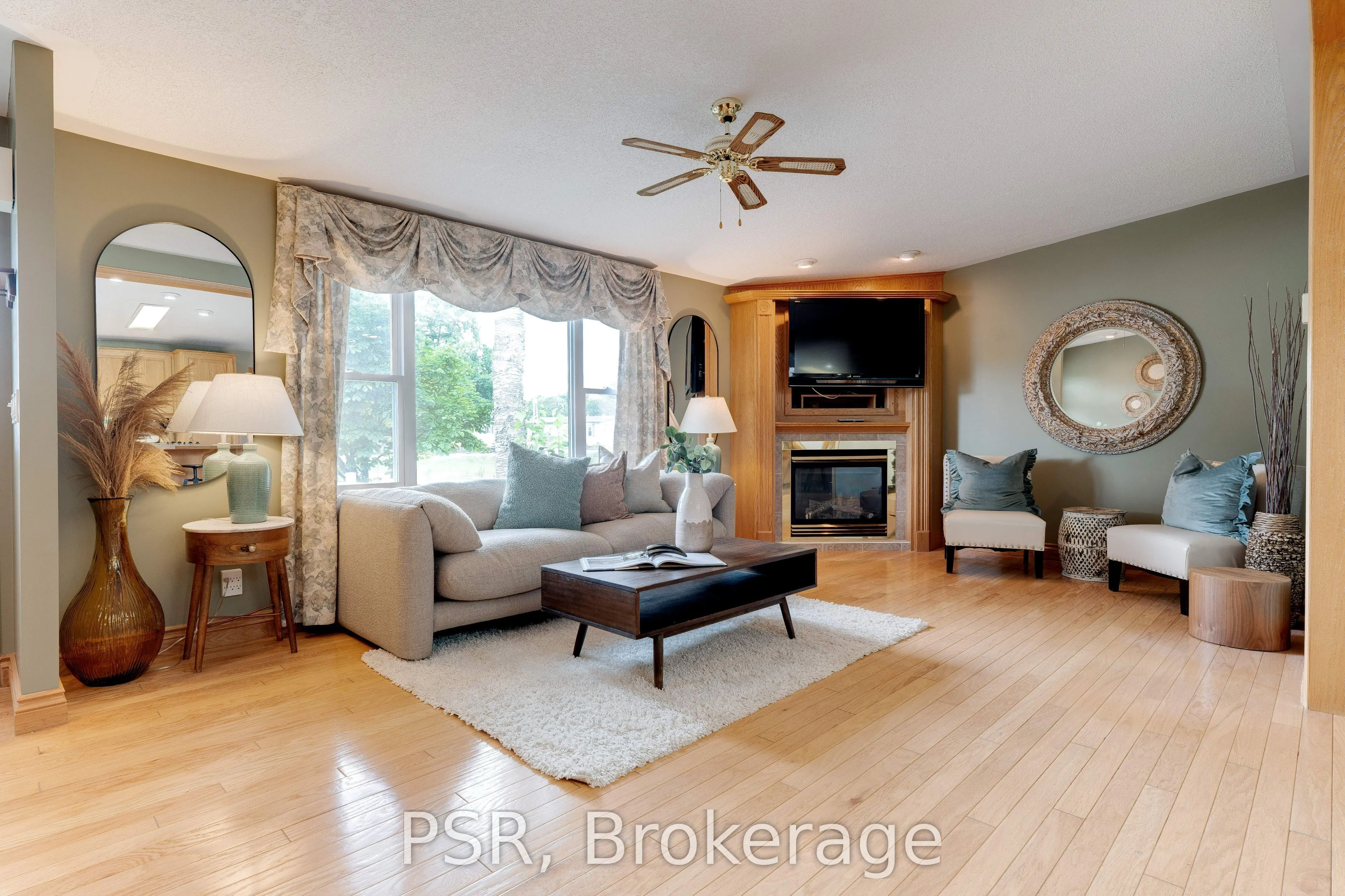 48 Lakeshore Drive