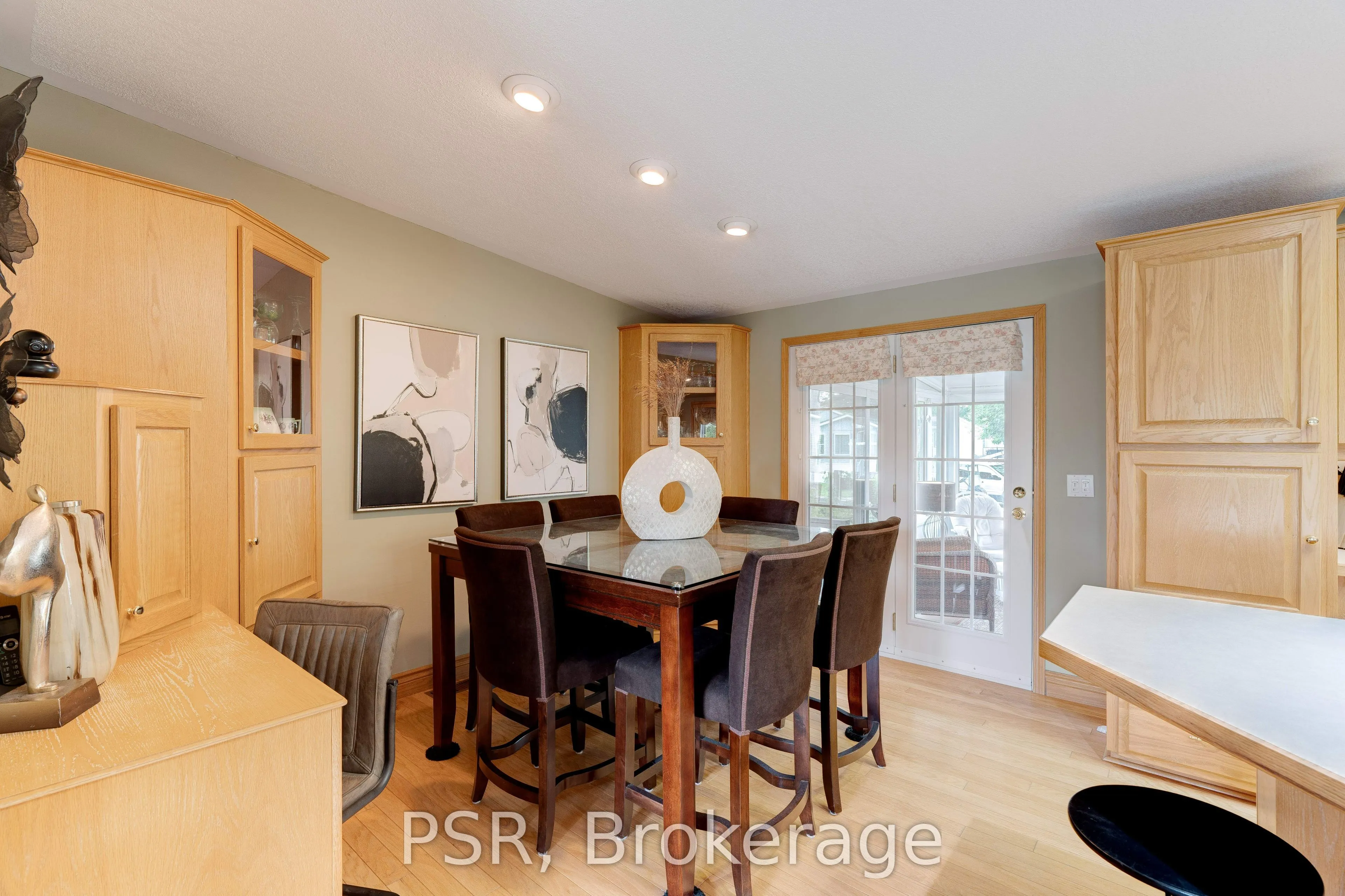 48 Lakeshore Drive