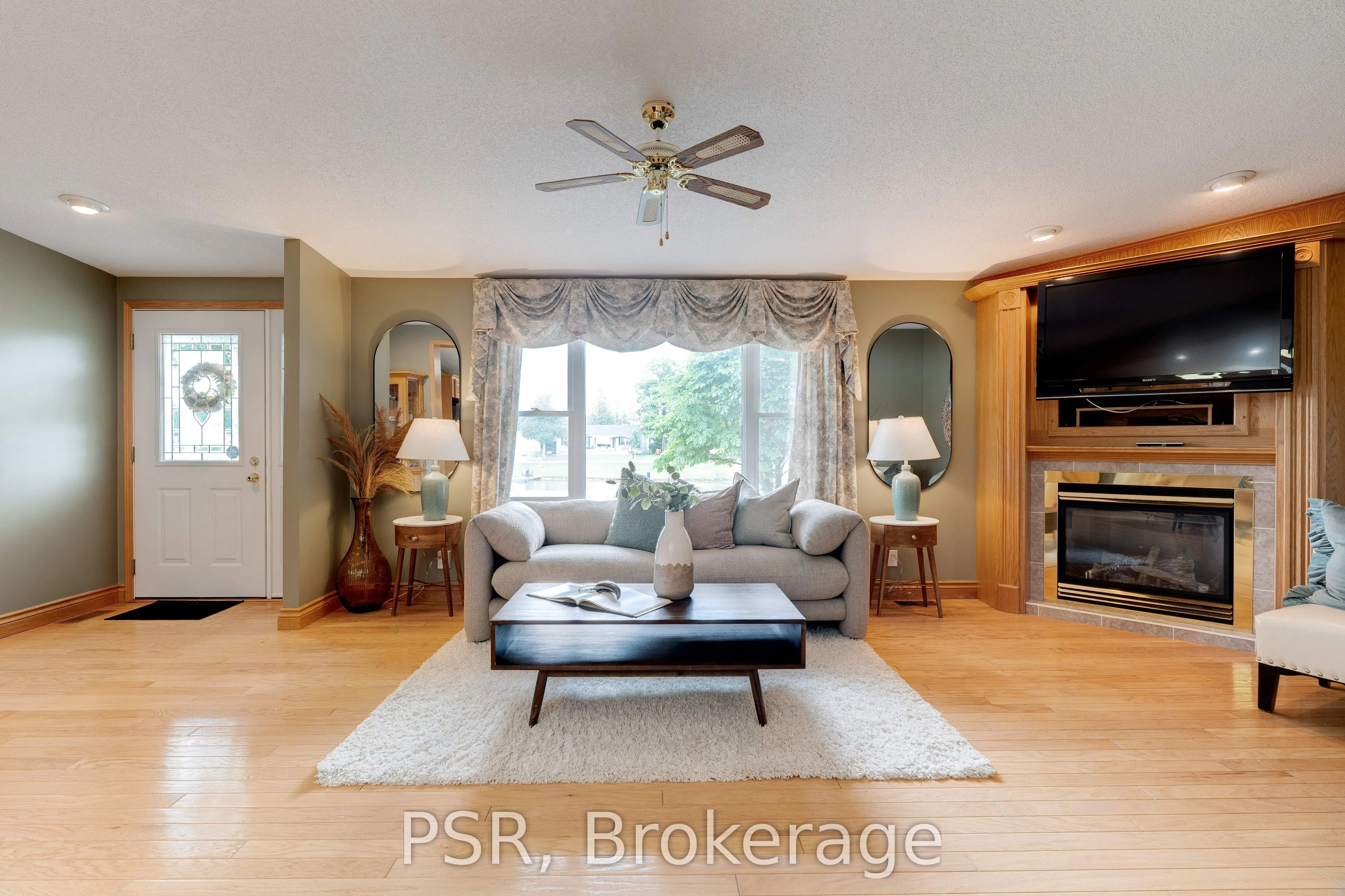 48 Lakeshore Drive
