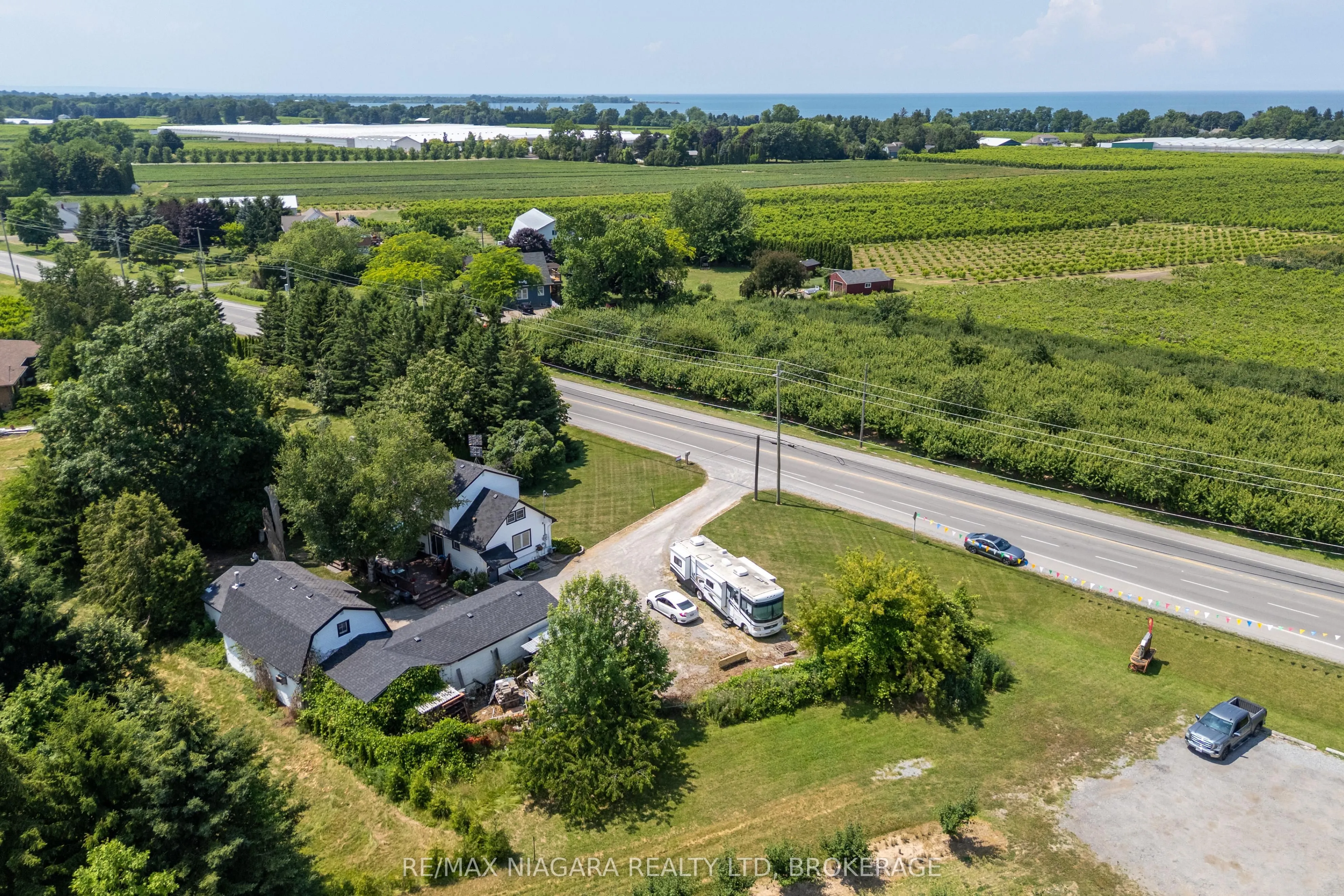 649 Lakeshore Road