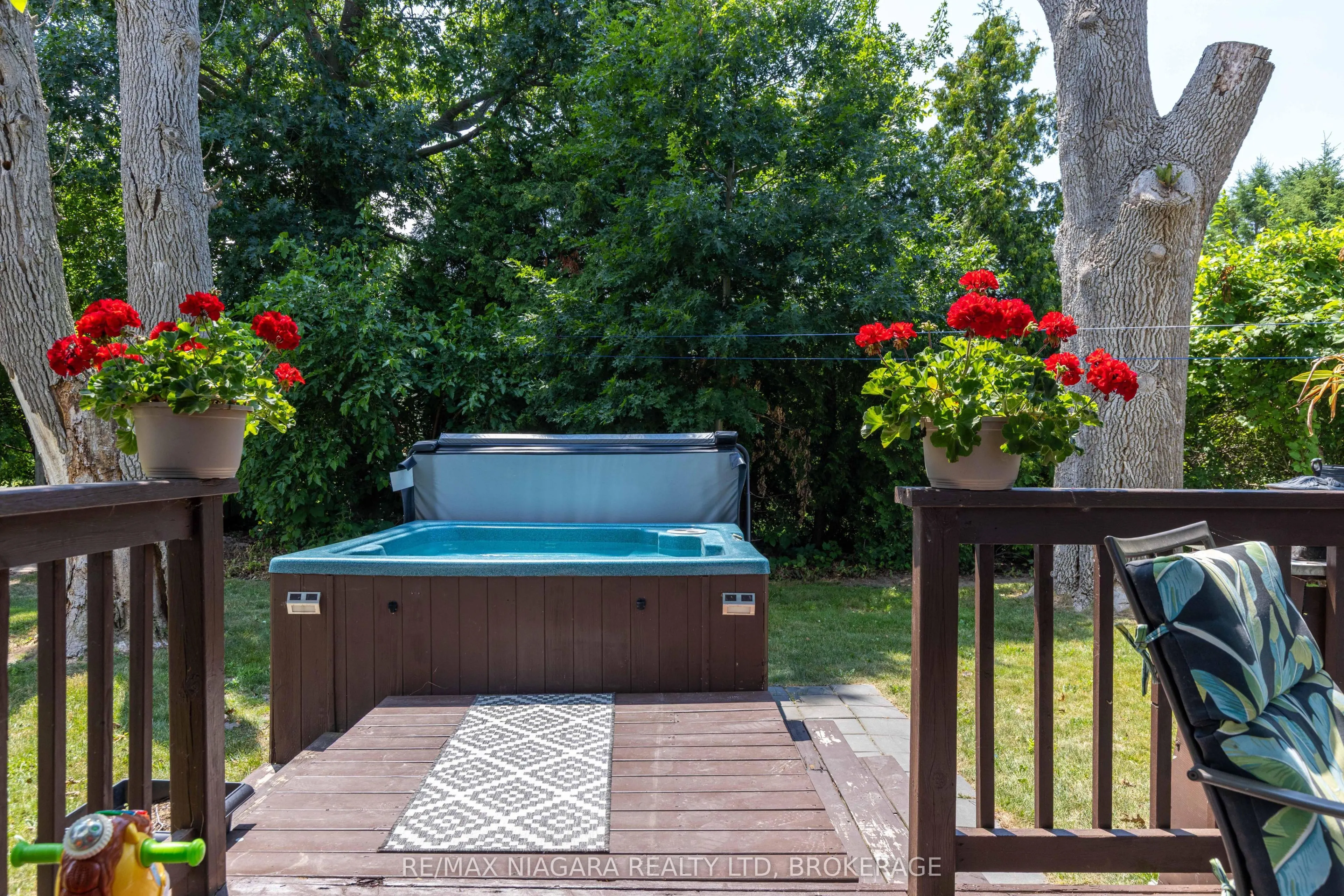 649 Lakeshore Road