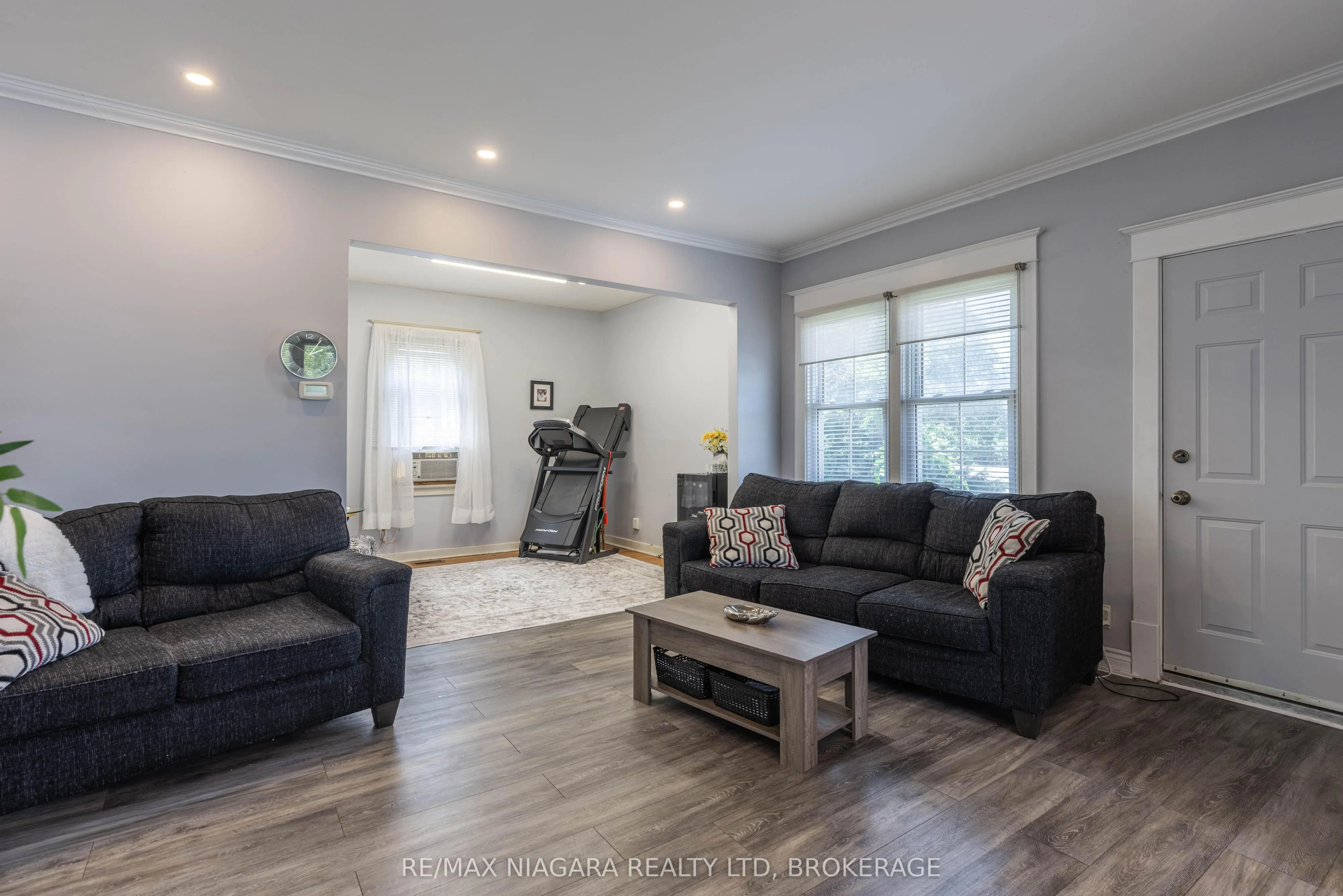 649 Lakeshore Road