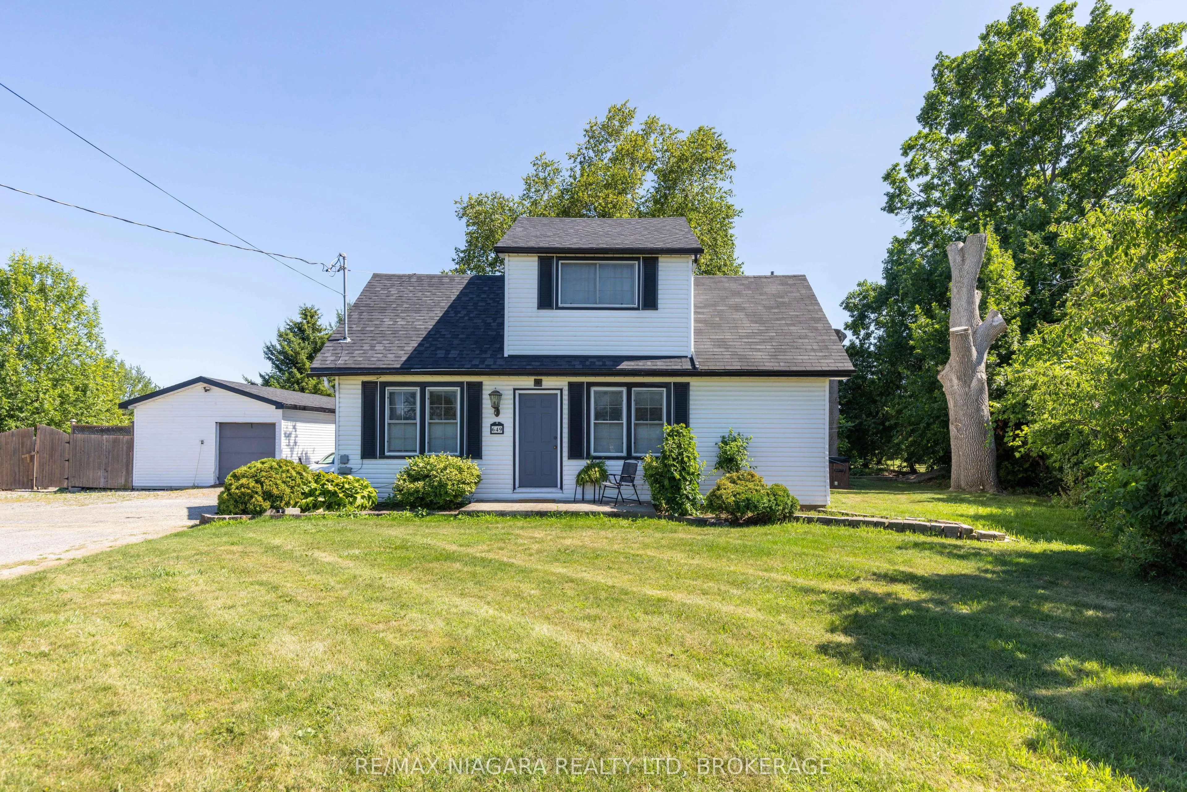 649 Lakeshore Road