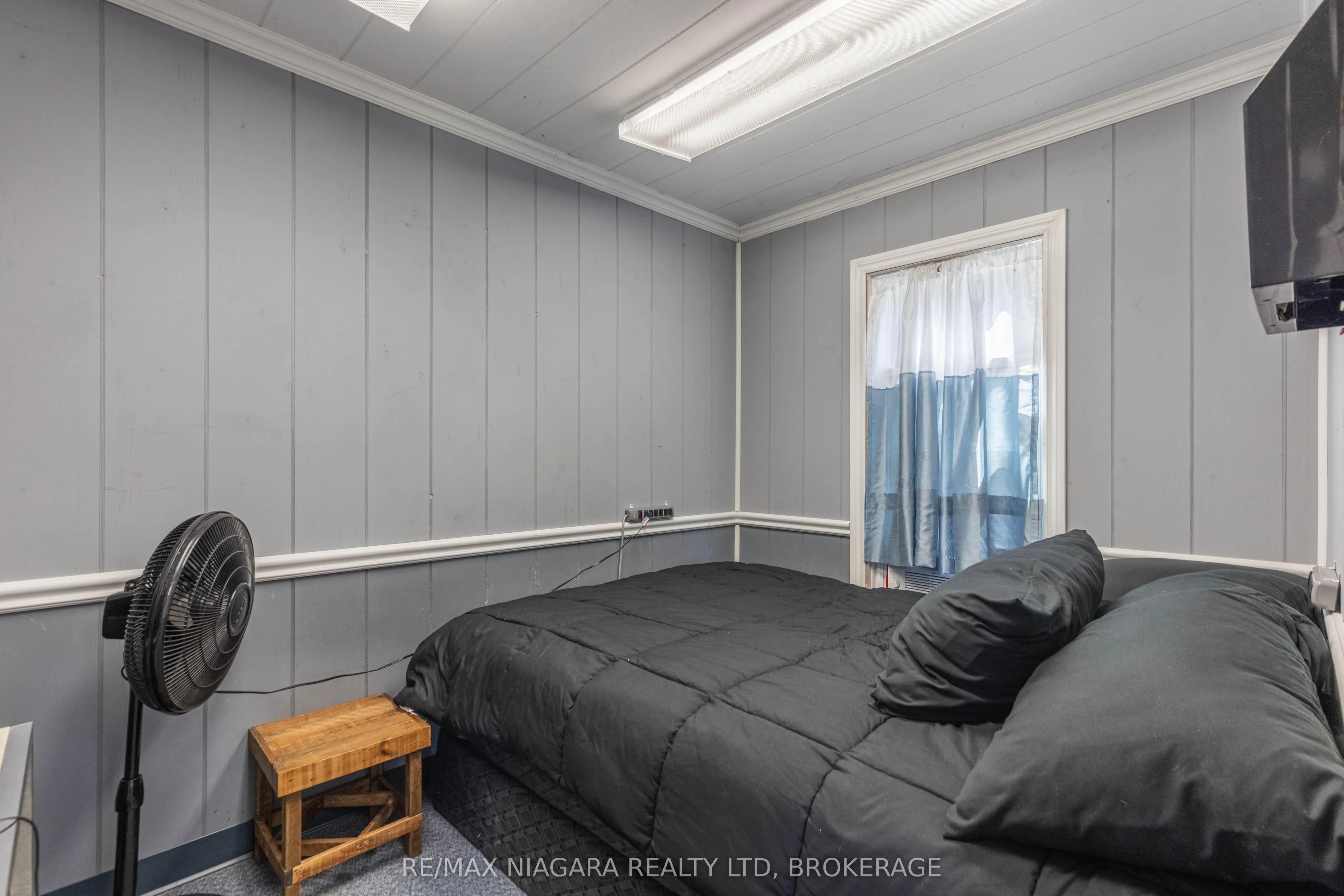 649 Lakeshore Road