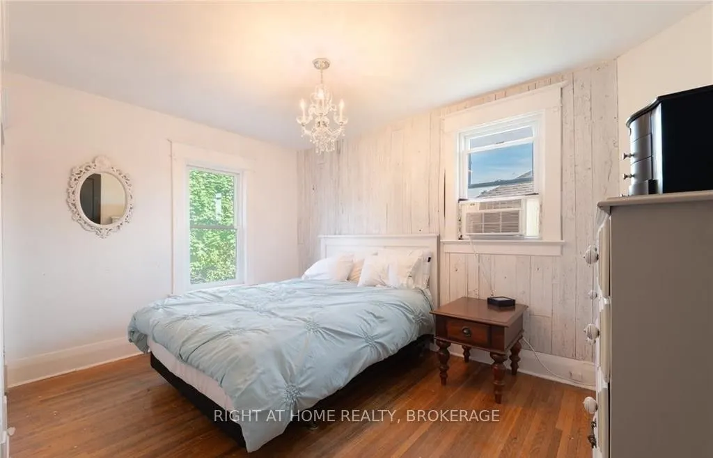 129 FOREST Avenue