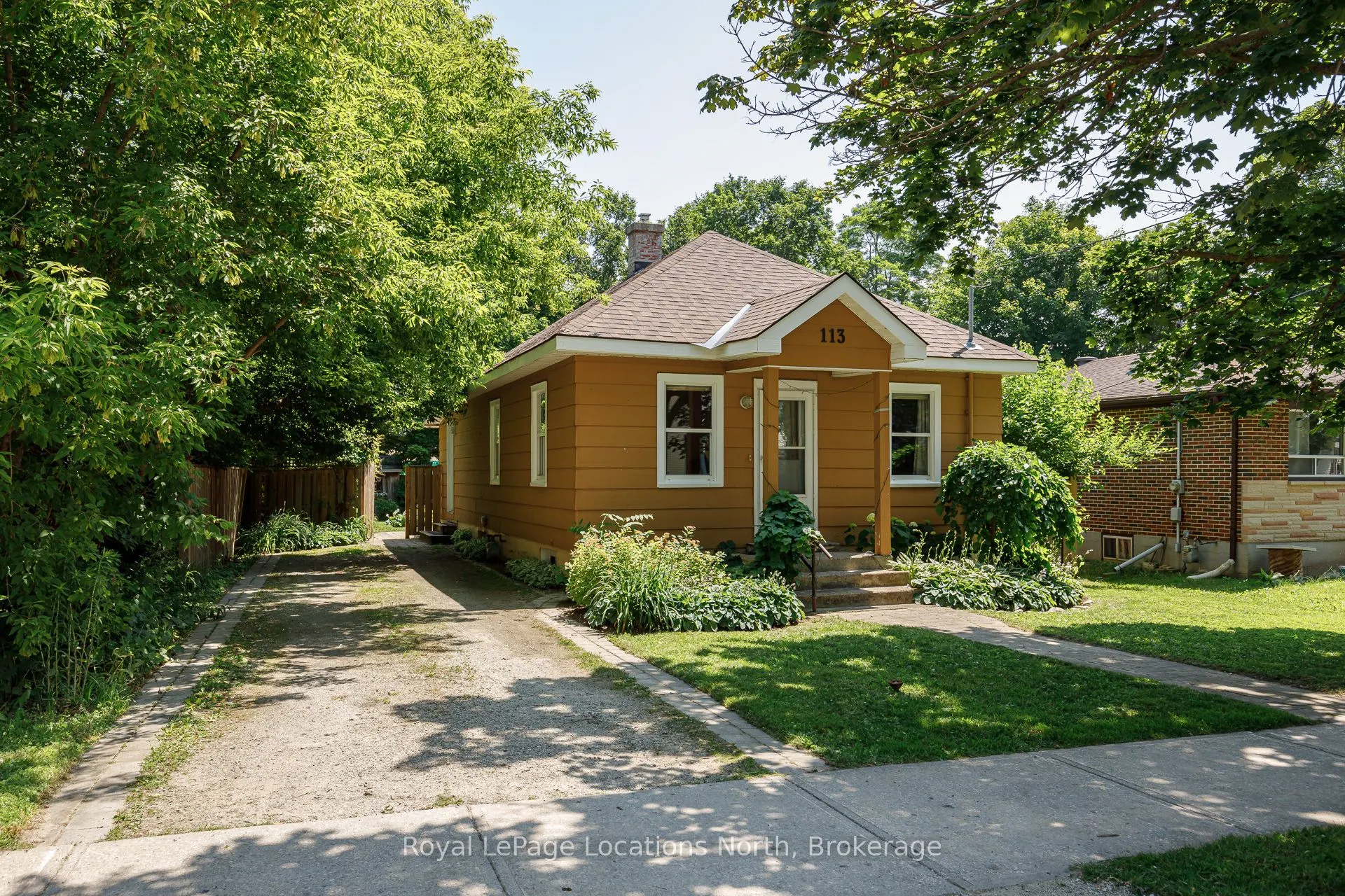 113 Bruce Street S