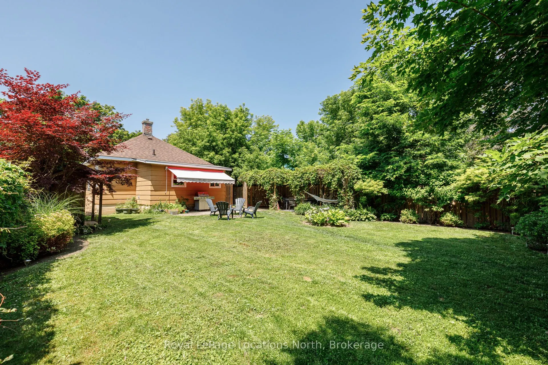 113 Bruce Street S