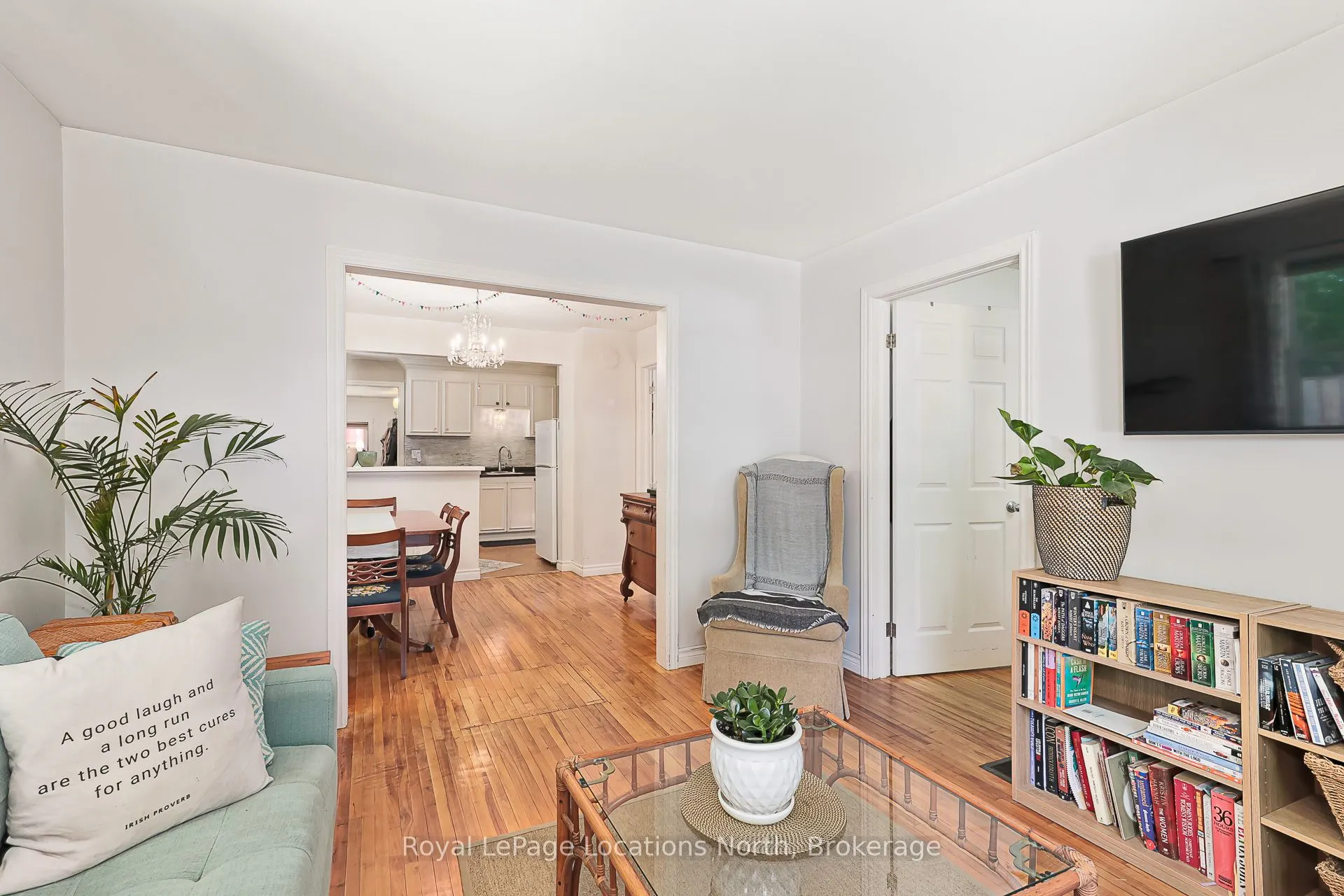 113 Bruce Street S