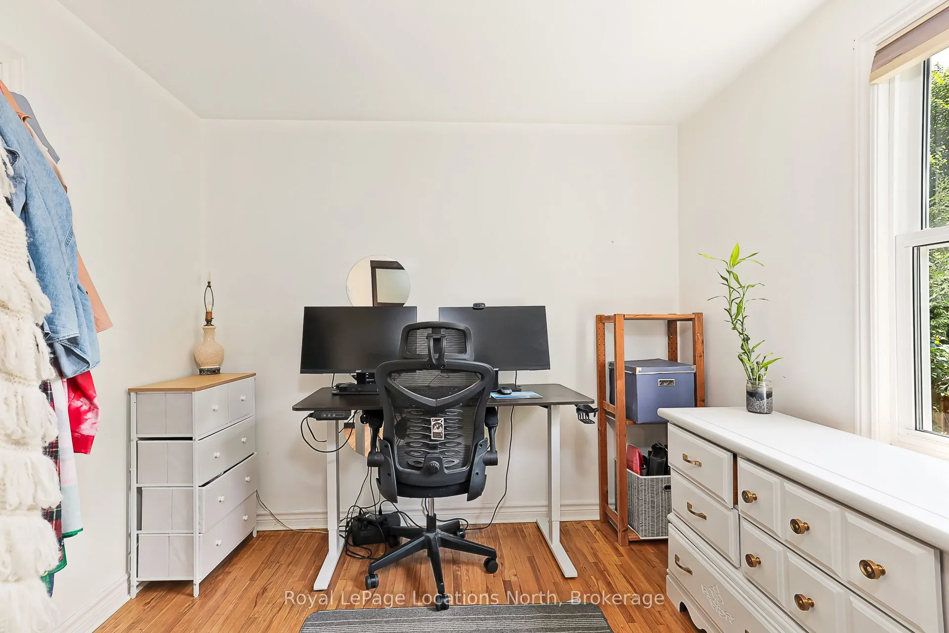 113 Bruce Street S