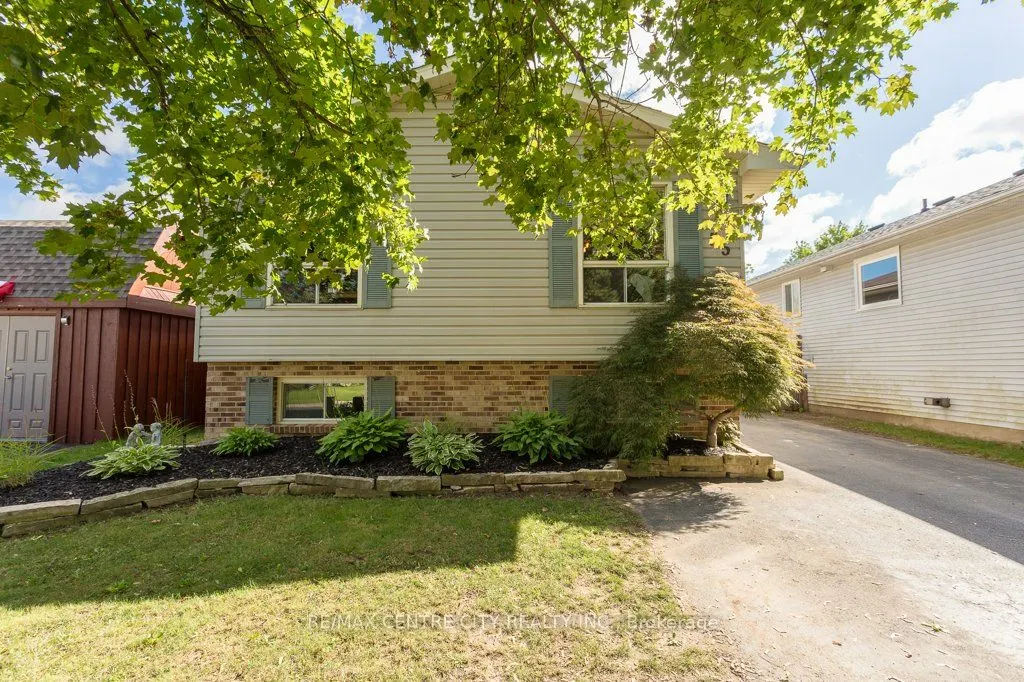 55 Melanie Drive E