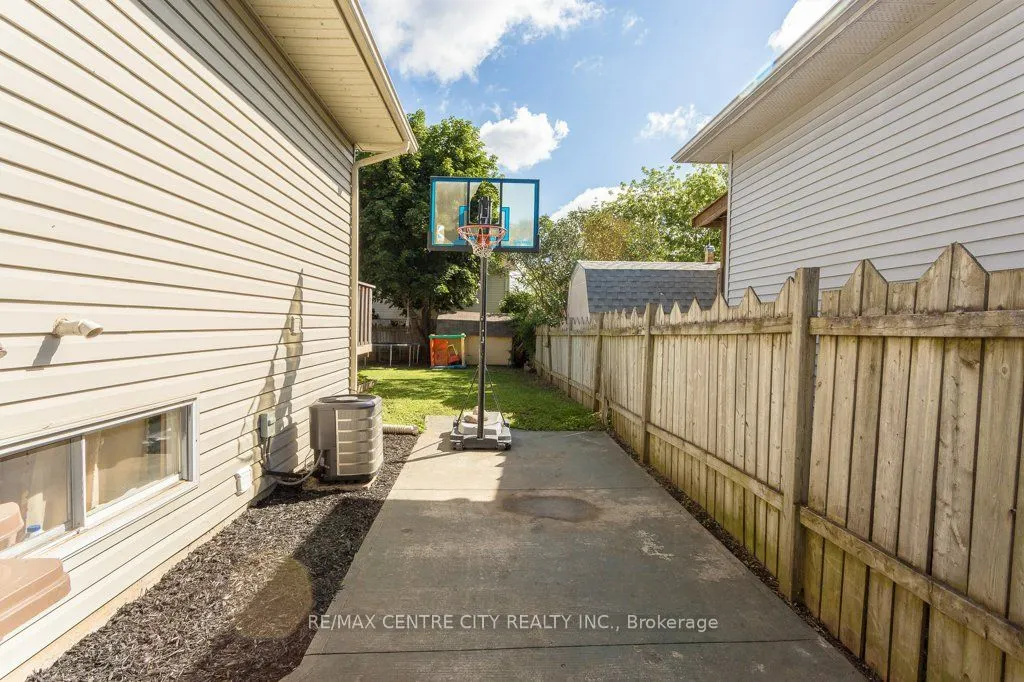 55 Melanie Drive E