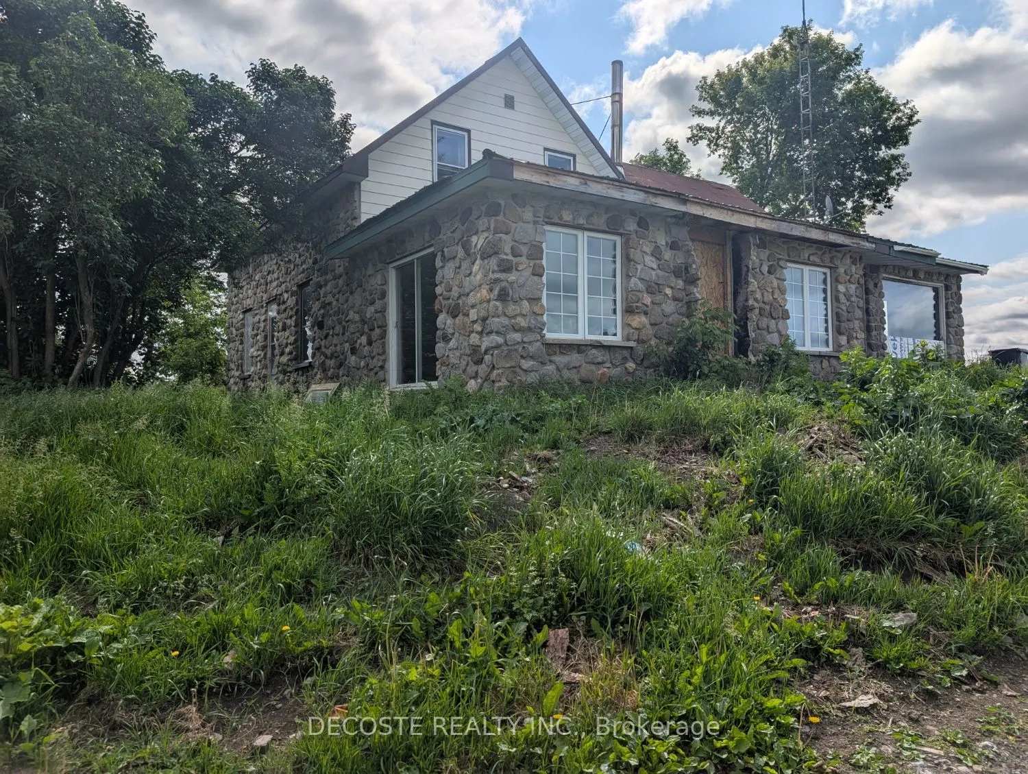 20800 Lochiel Road