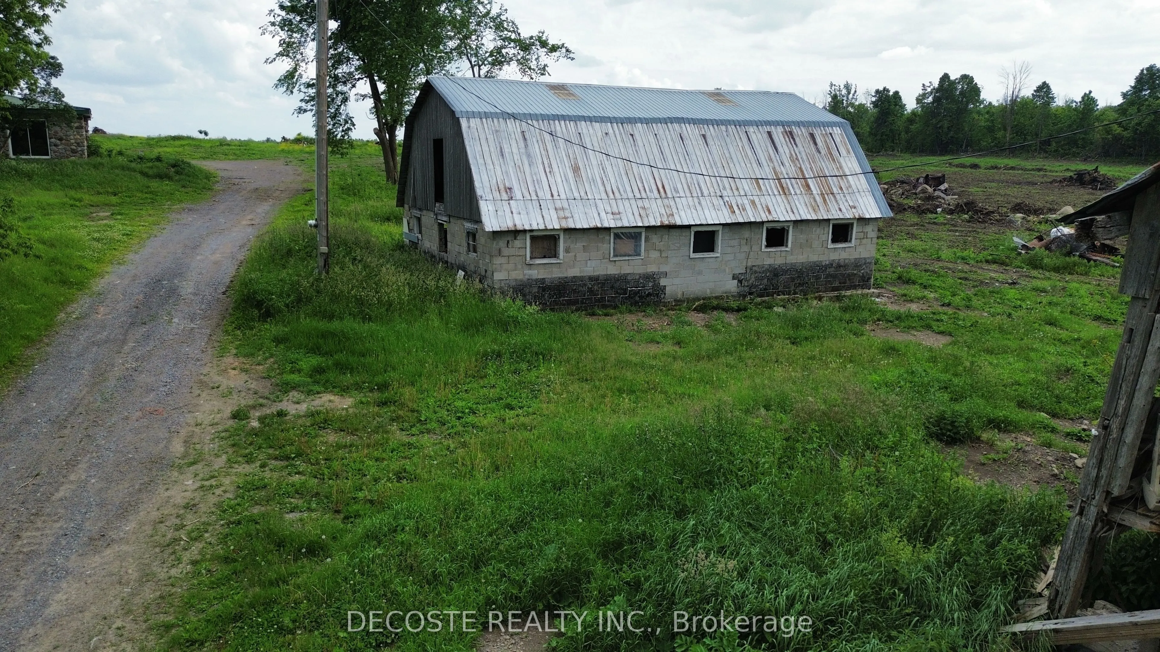 20800 Lochiel Road