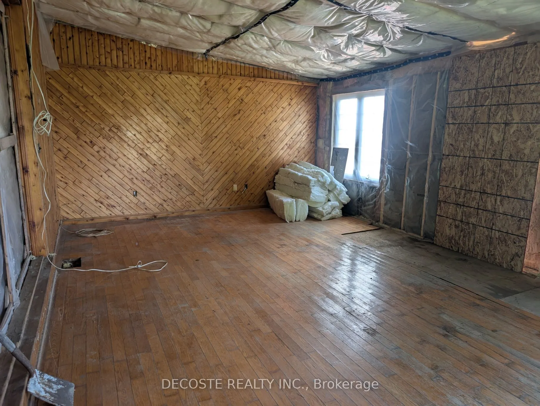 20800 Lochiel Road