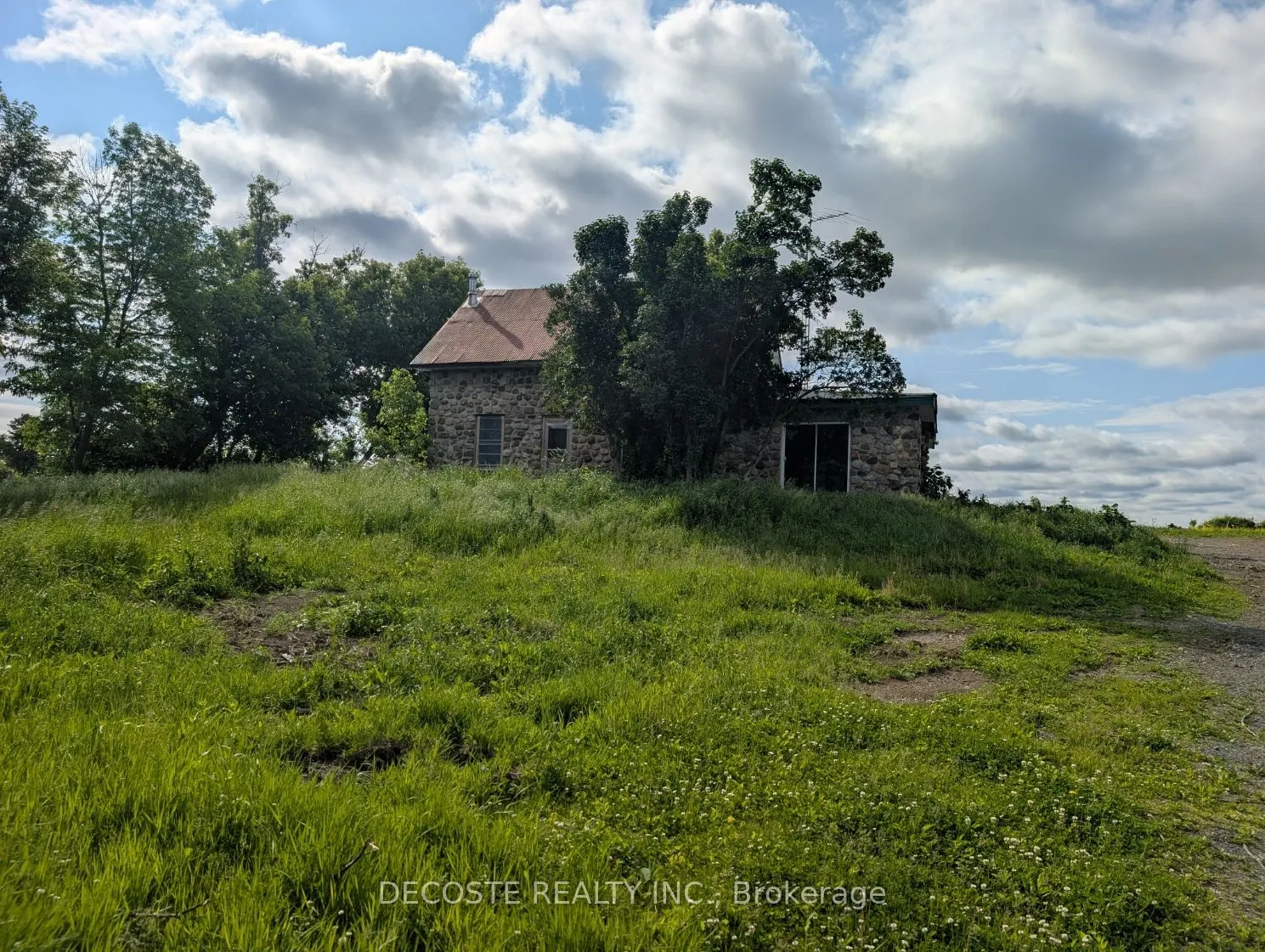 20800 Lochiel Road