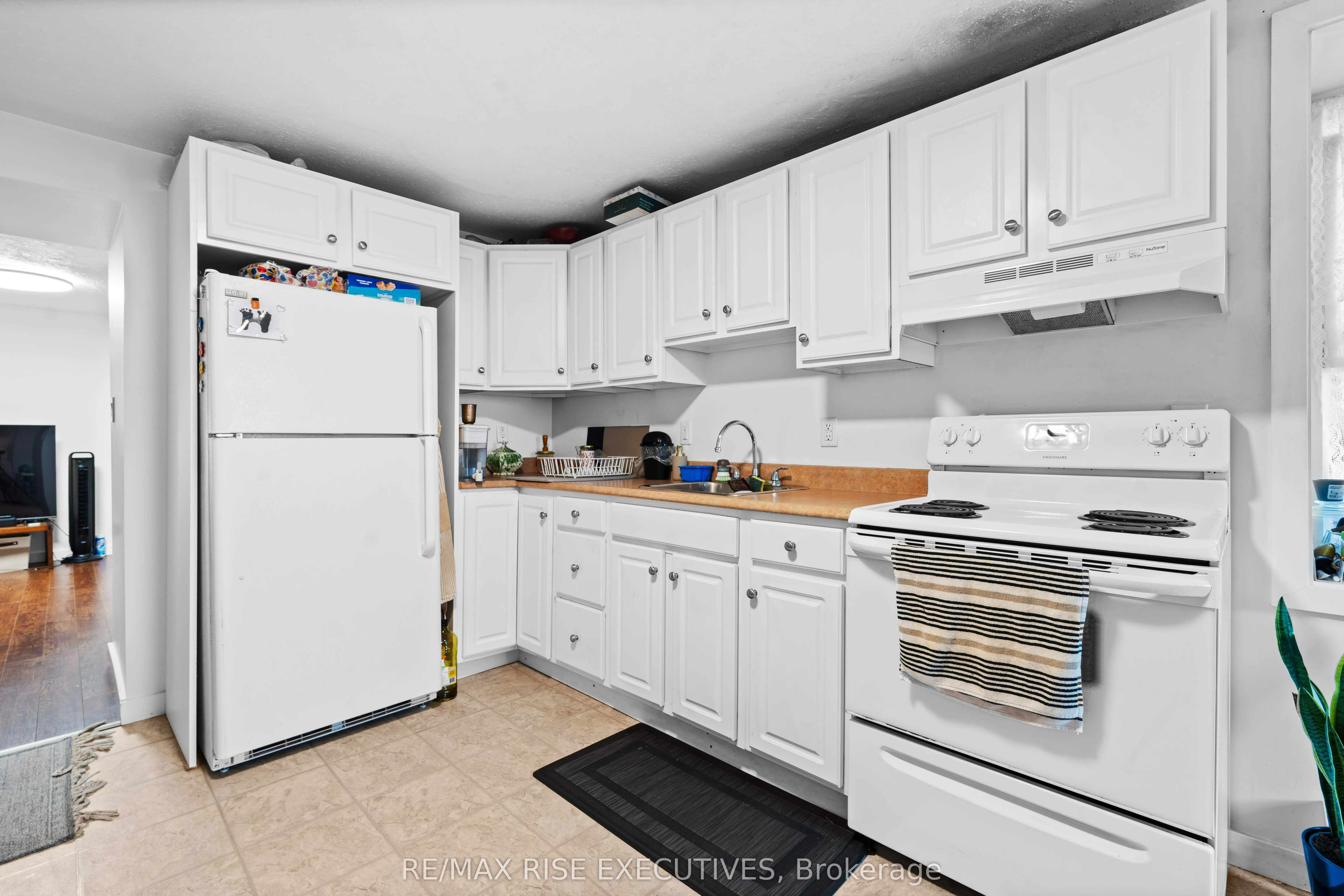 73 King Street E