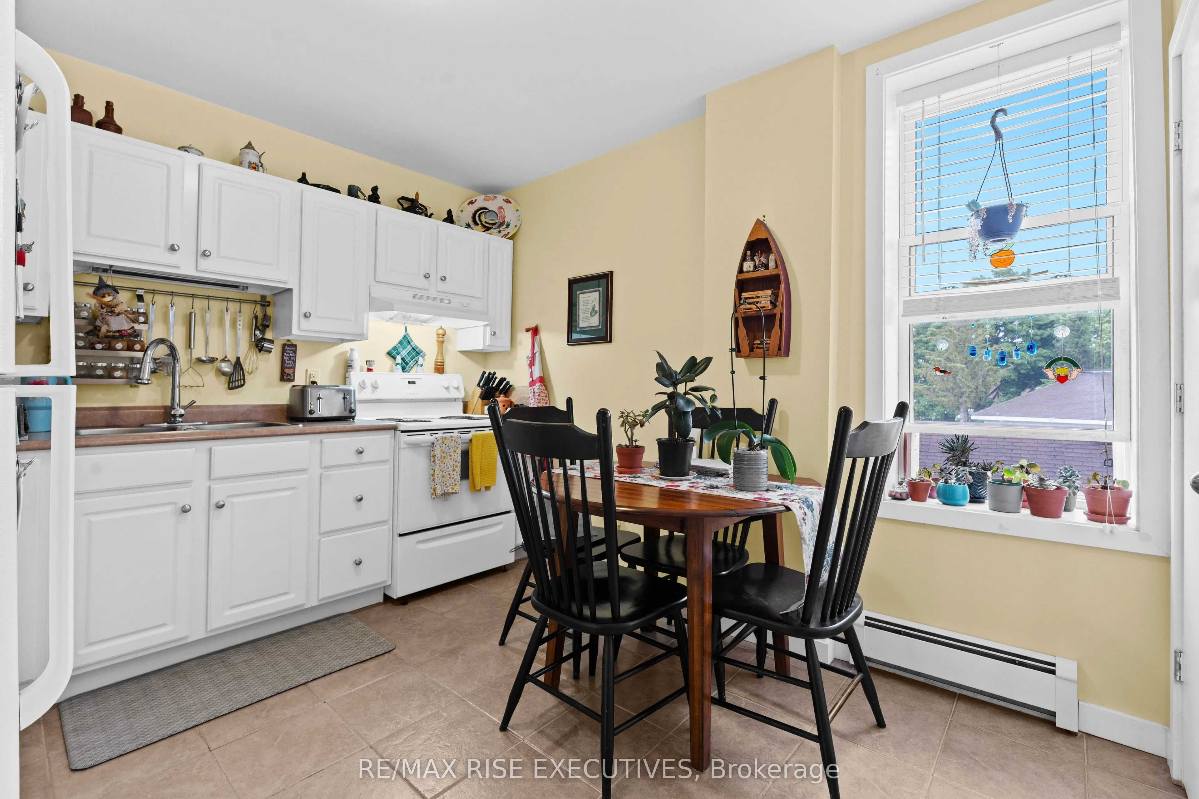73 King Street E