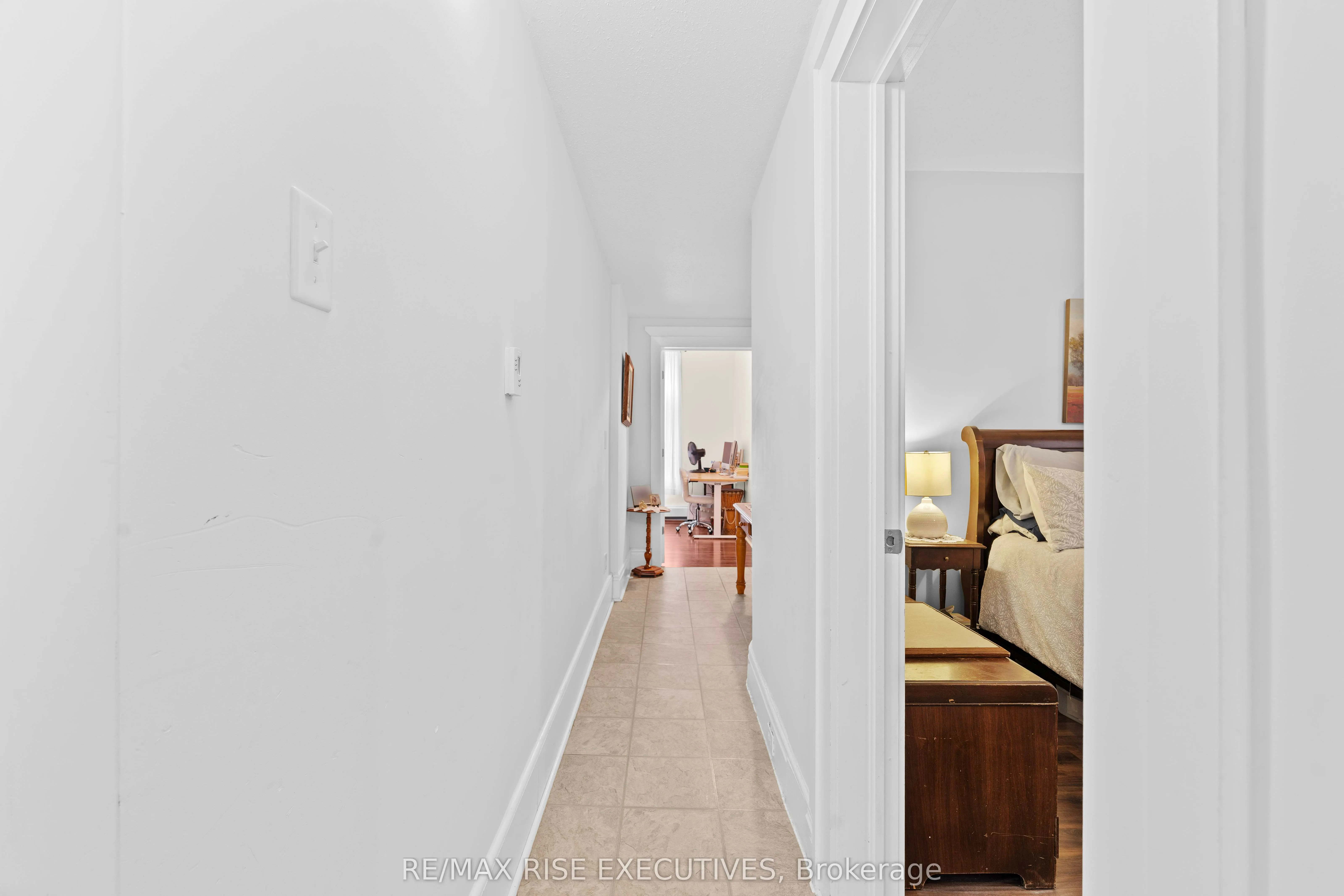 73 King Street E