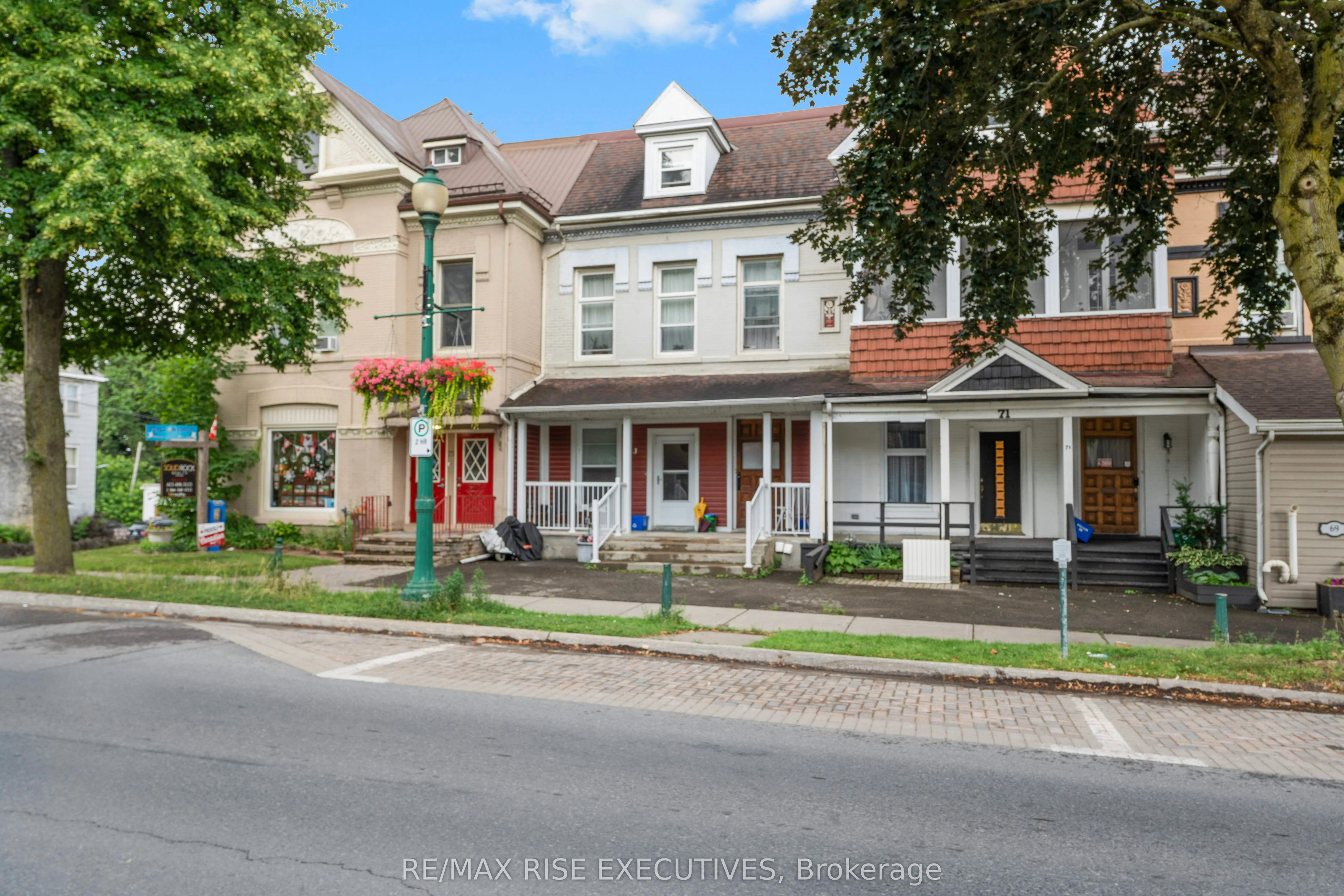 73 King Street E