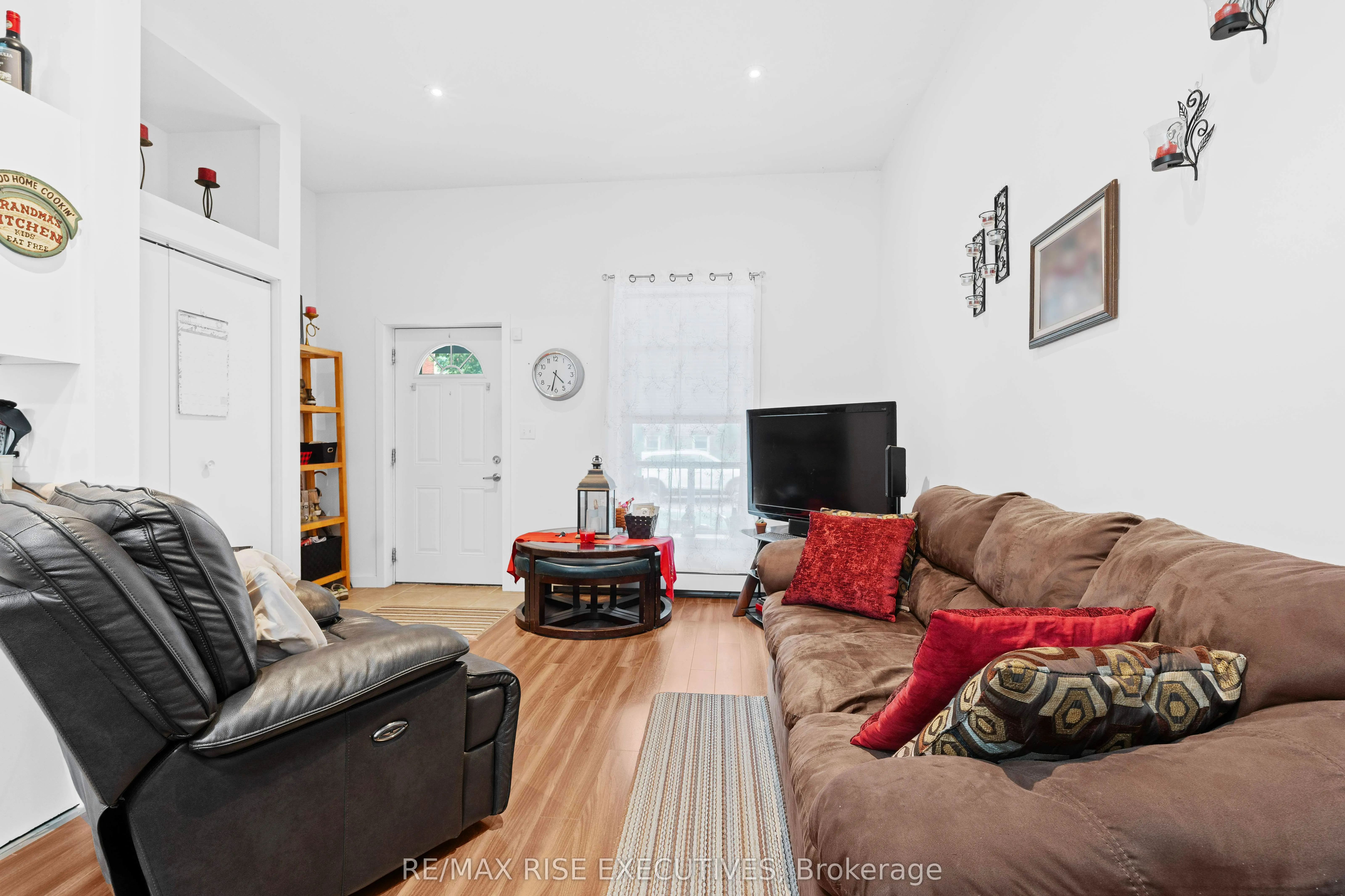 73 King Street E
