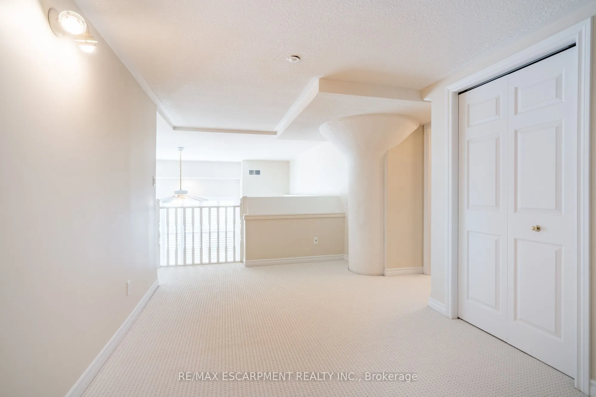 111 Grey Street, #102