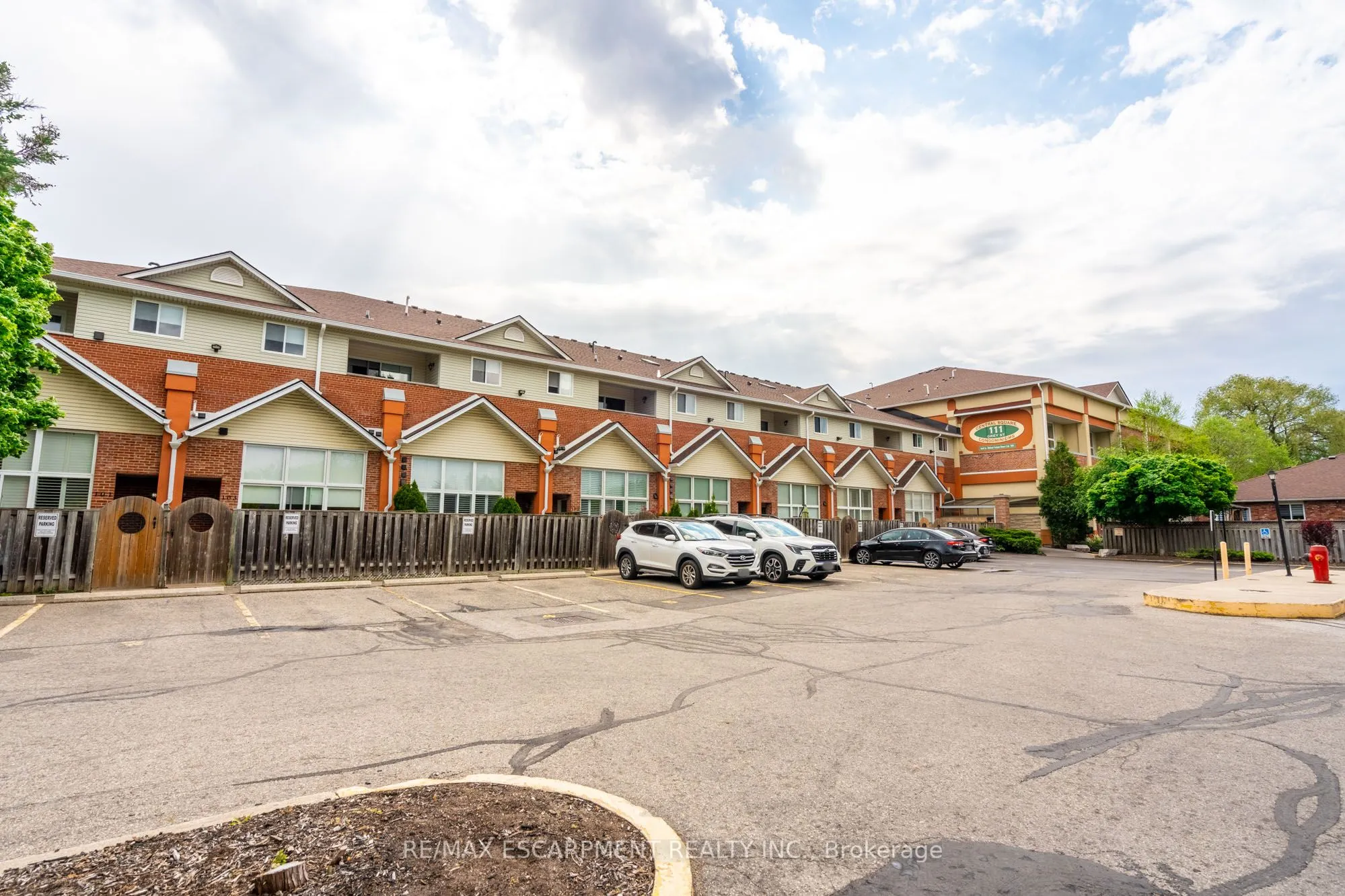 111 Grey Street, #102