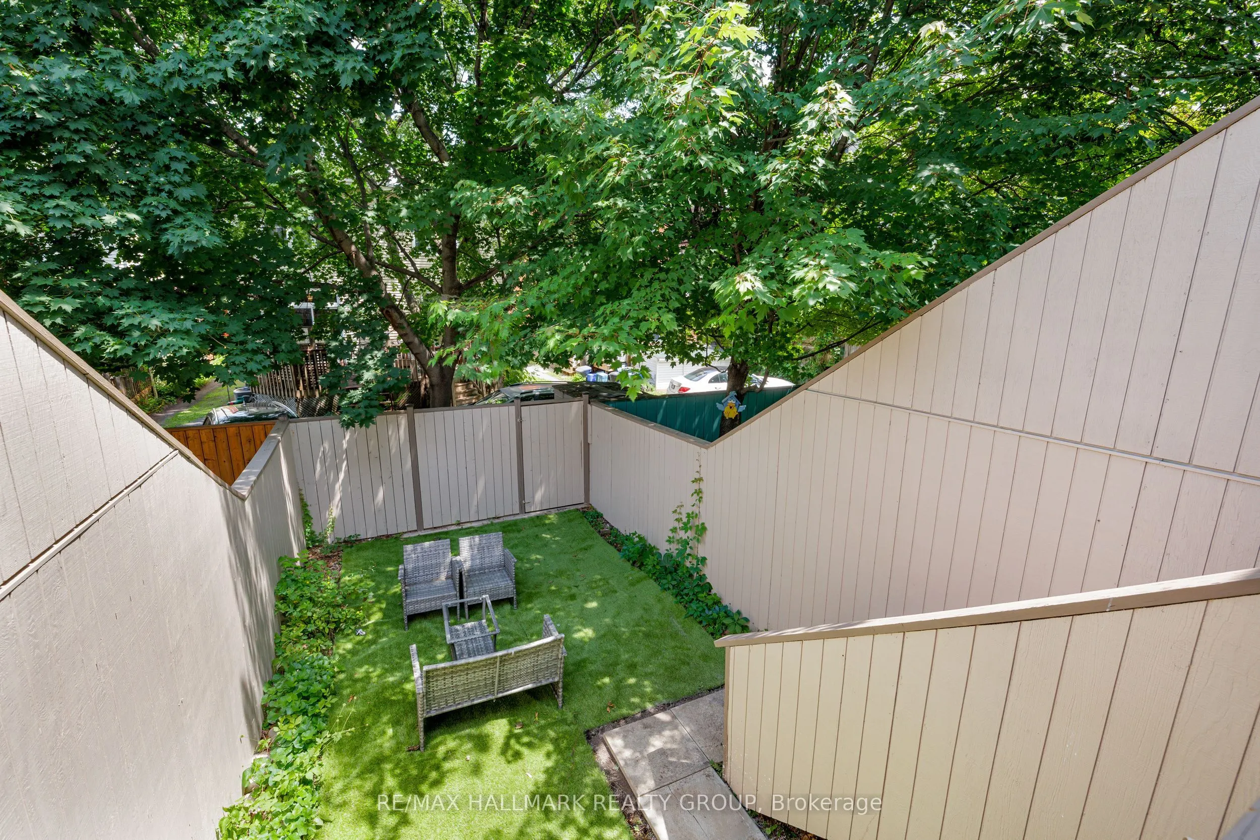 213 BOOTH Street