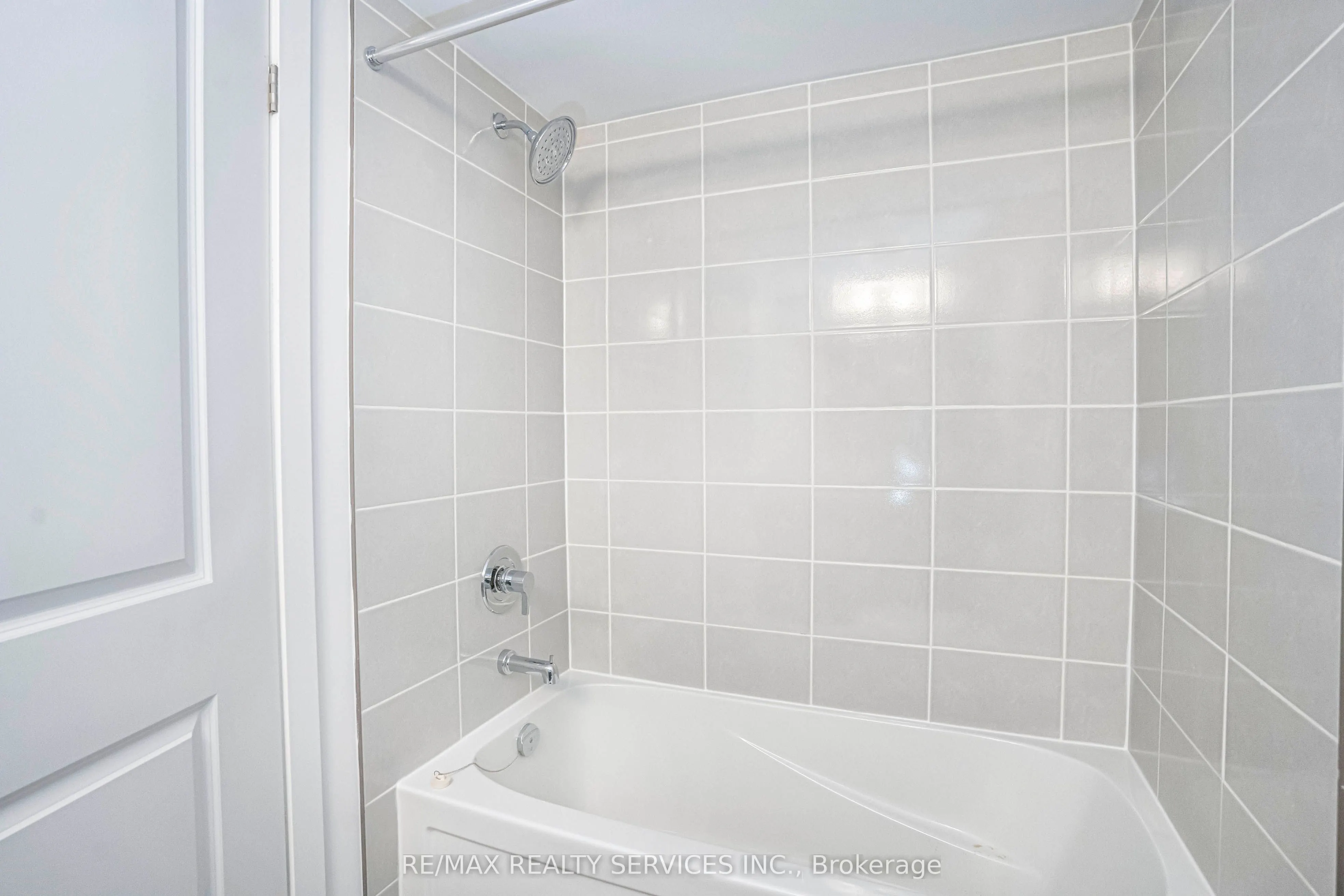 205 West Oak Trail, #32