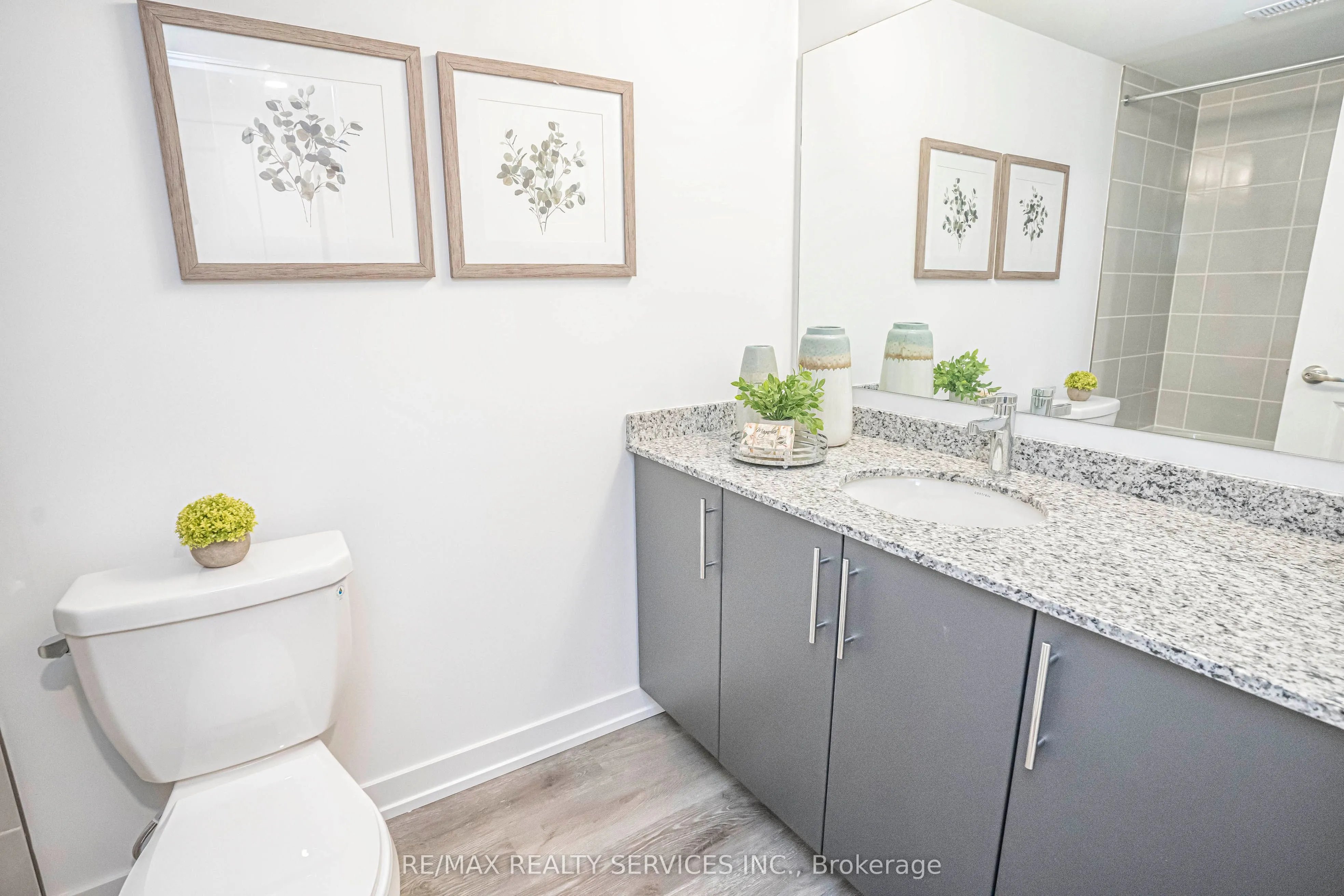 205 West Oak Trail, #32