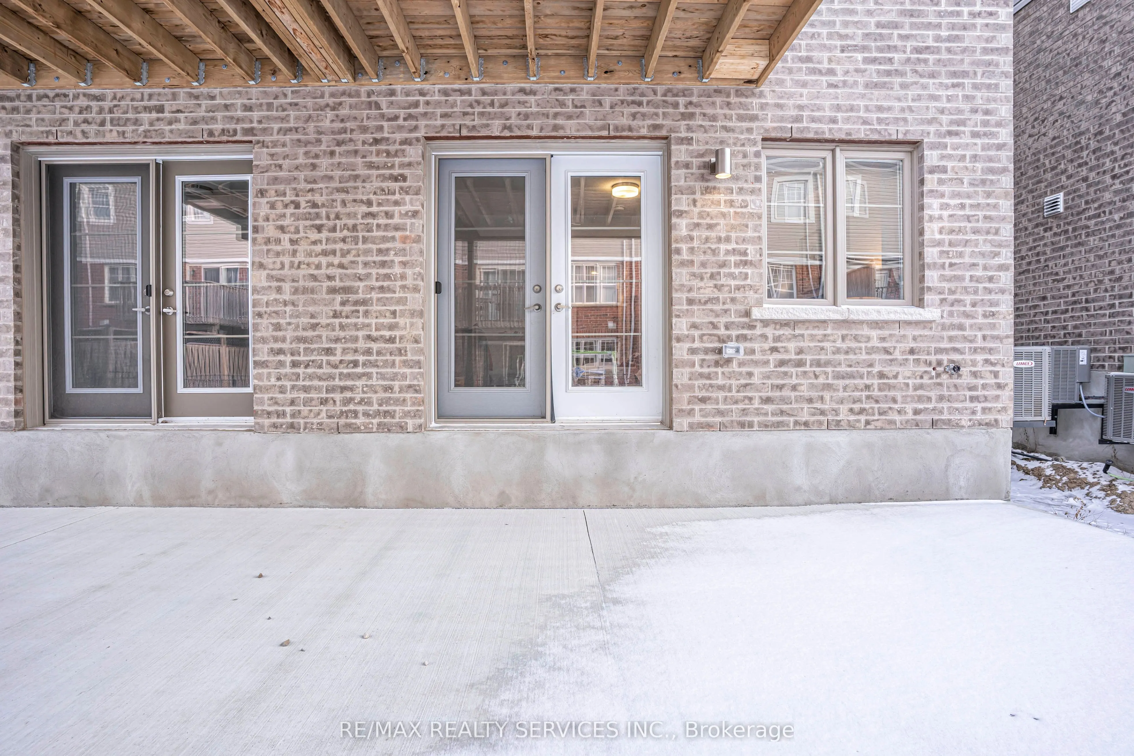 205 West Oak Trail, #32