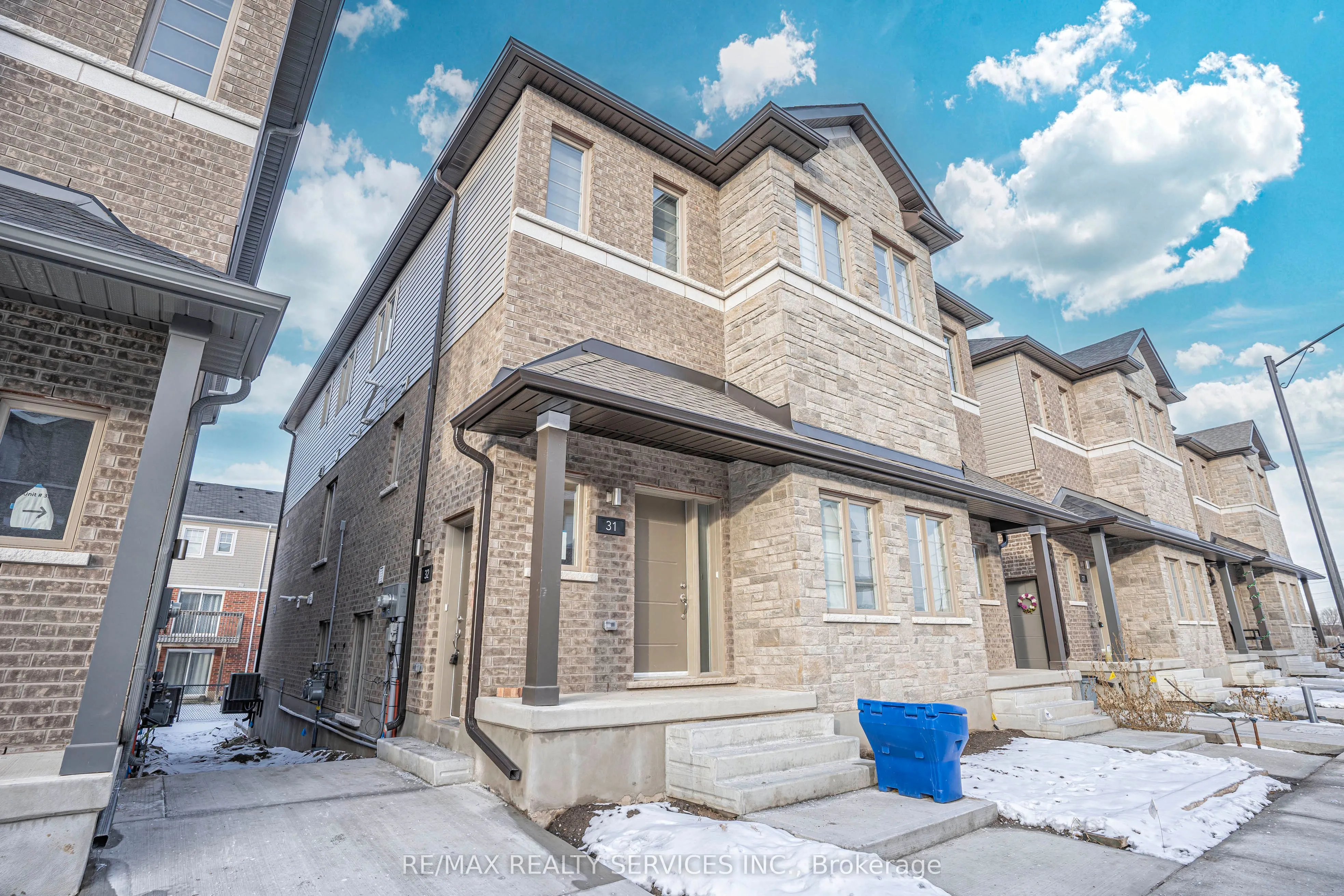 205 West Oak Trail, #32