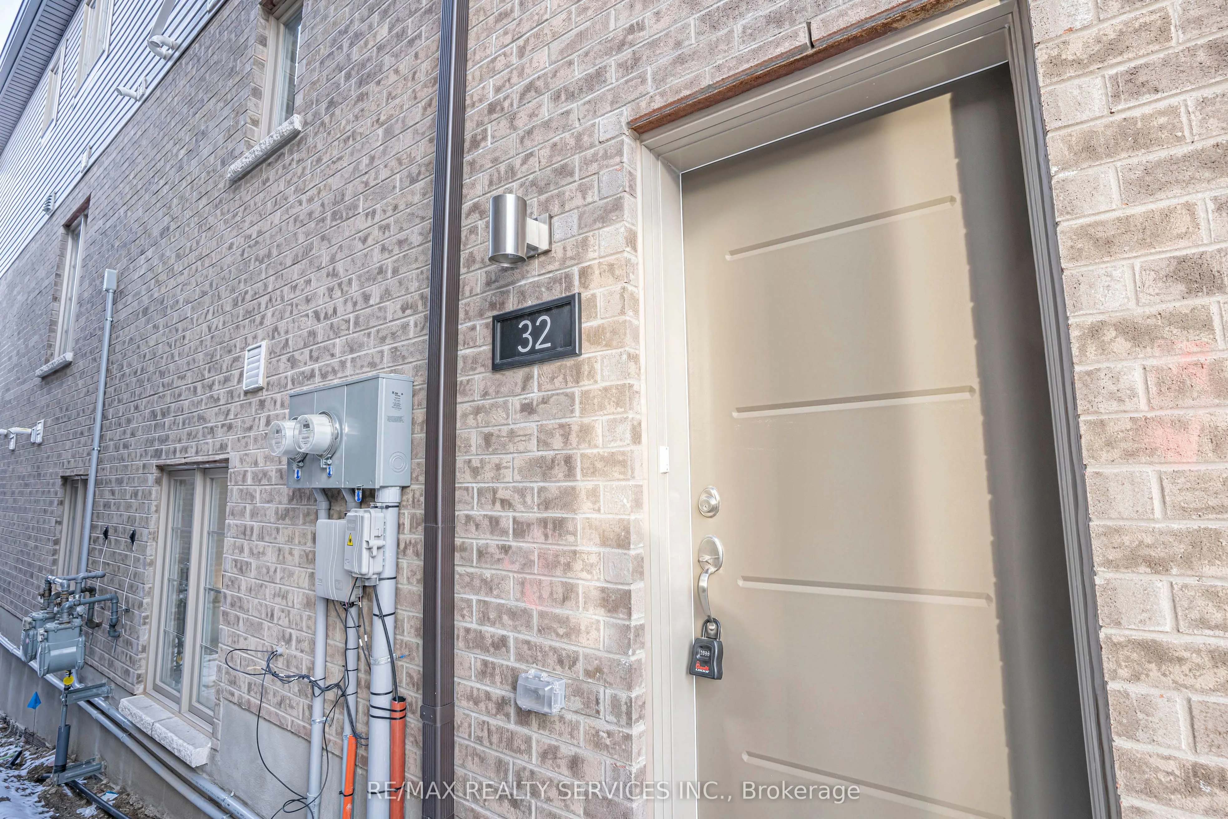 205 West Oak Trail, #32