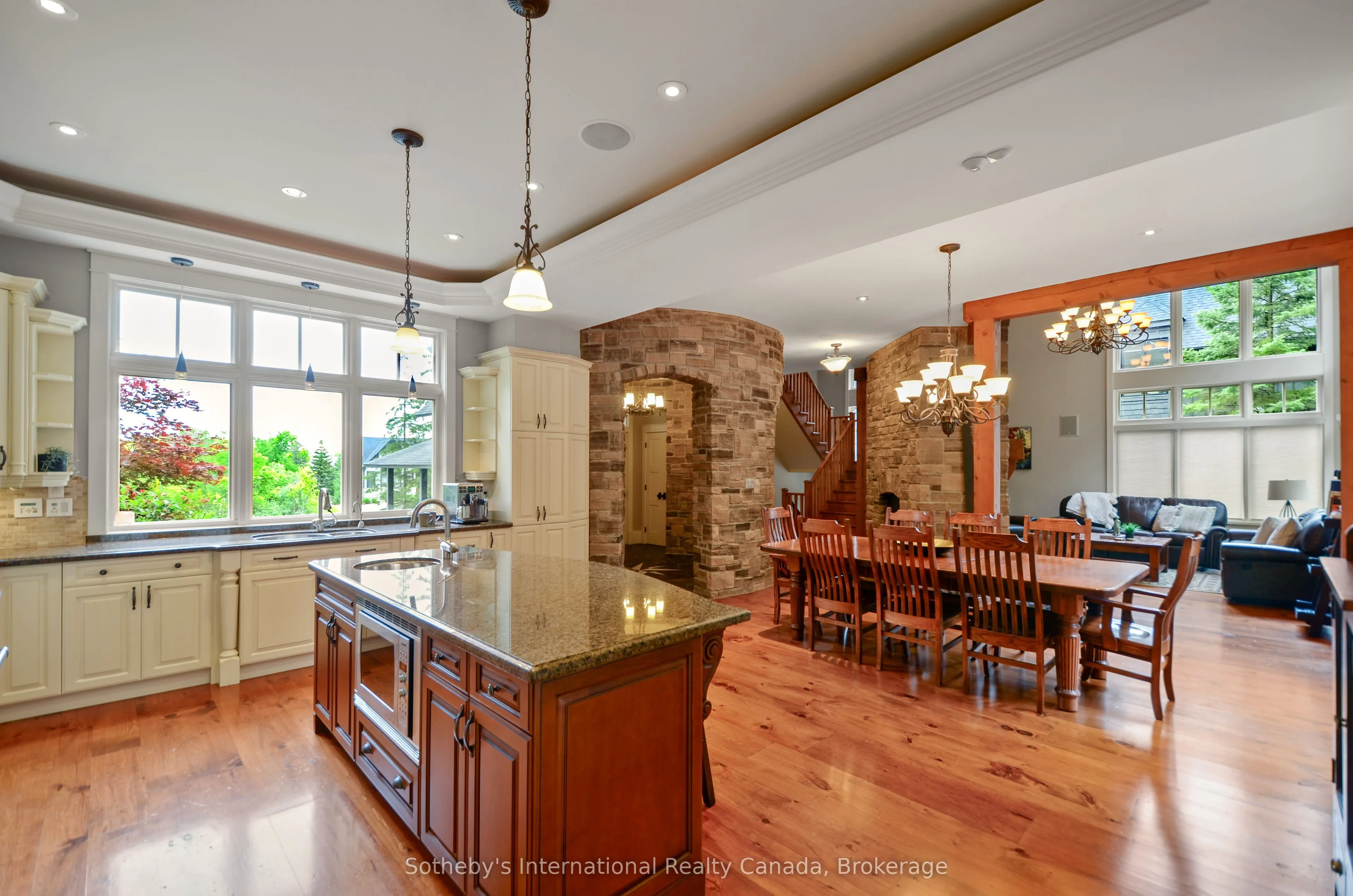 108 Hemlock Court