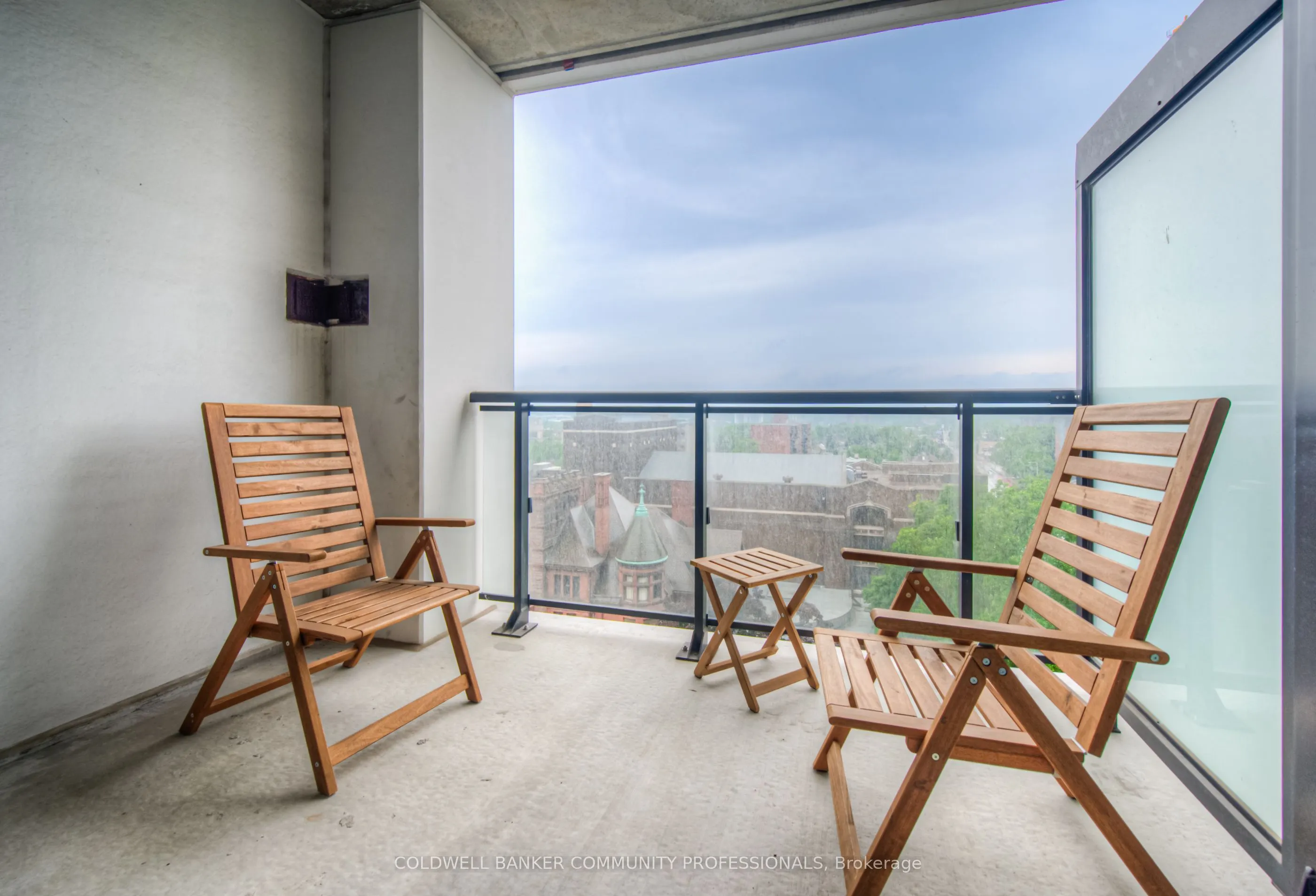 15 Queen Street S, #905