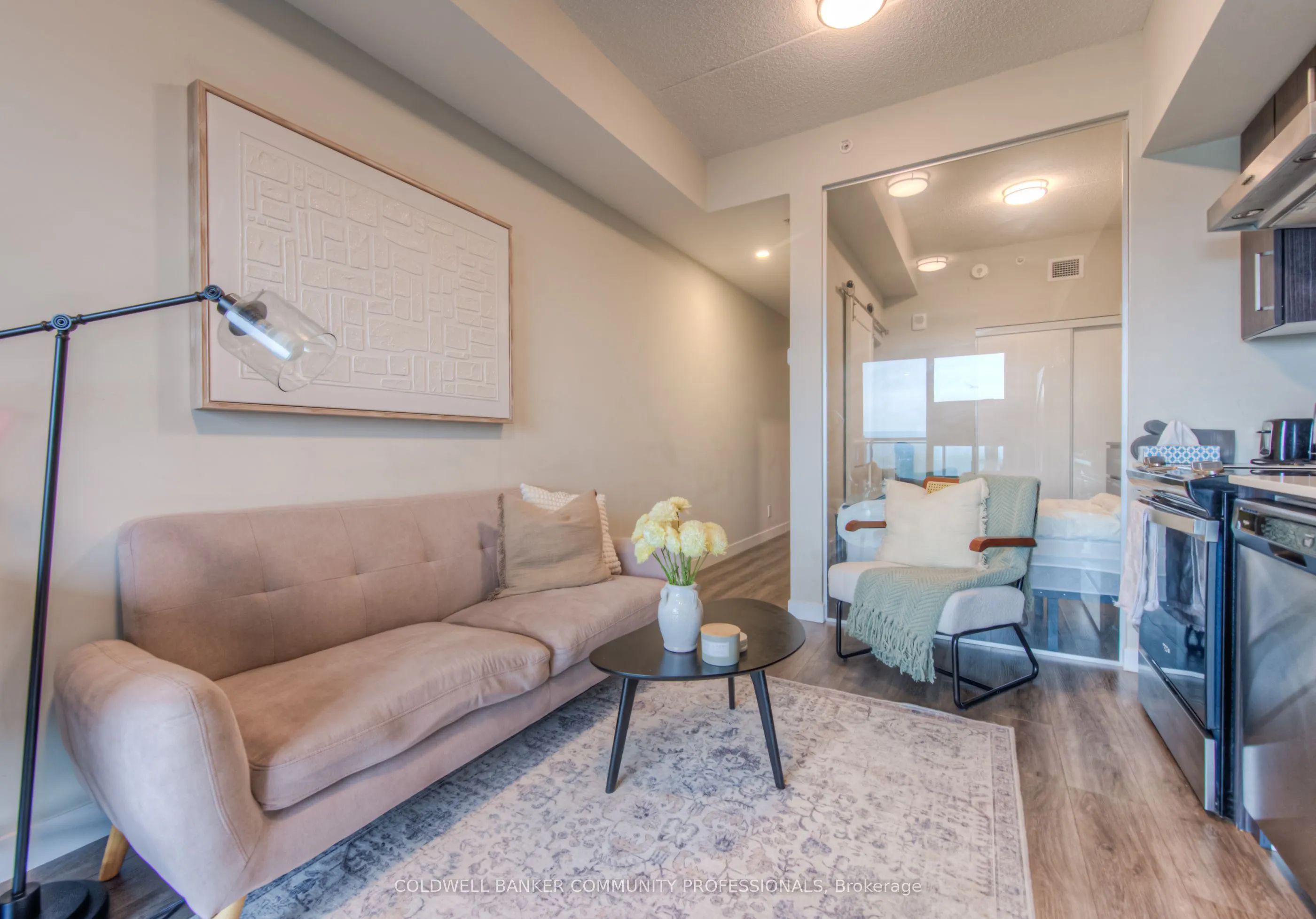 15 Queen Street S, #905